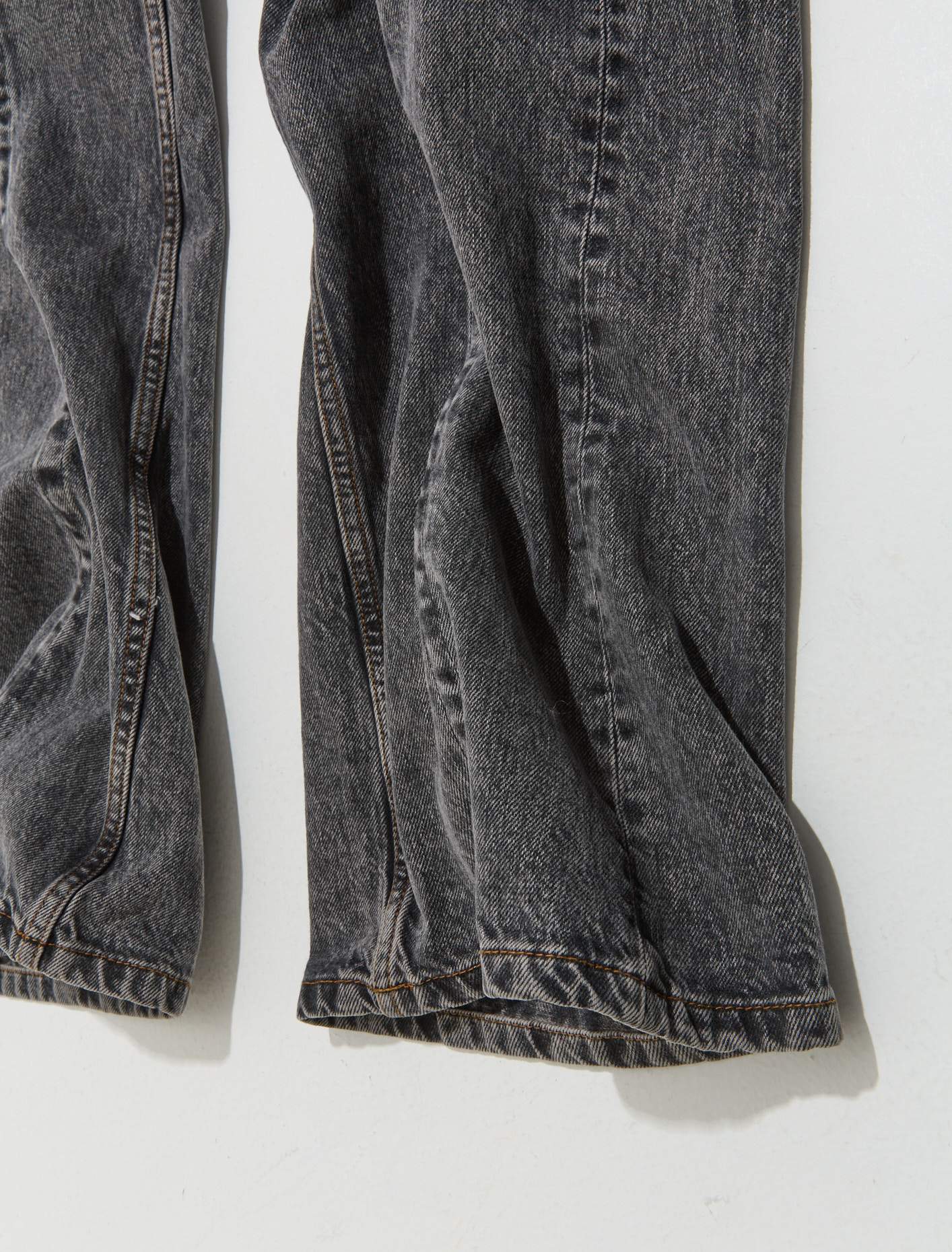 Wire Jeans in Evergreen Vintage Black