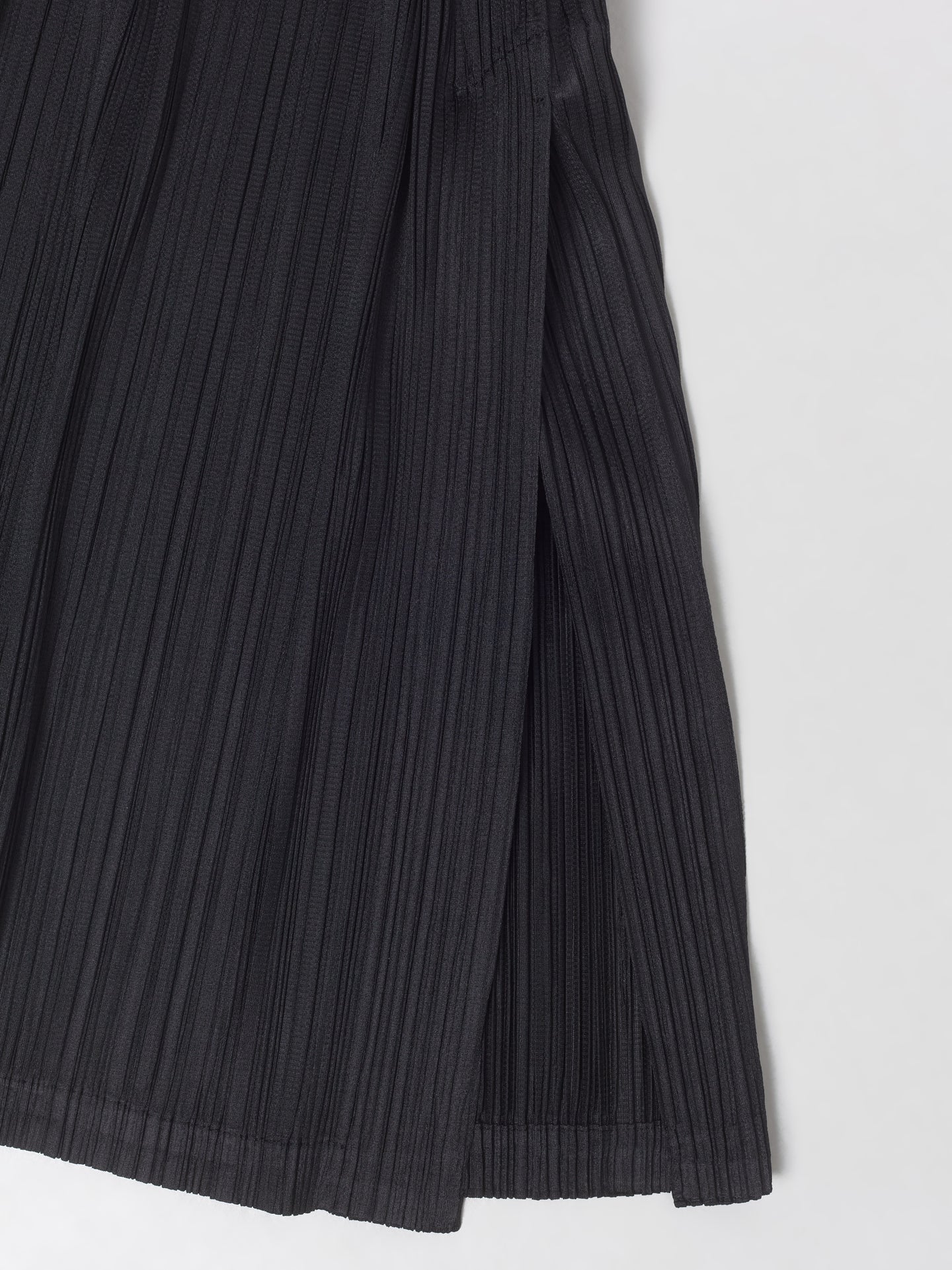 Pleated Long Sleeved Dress in Black