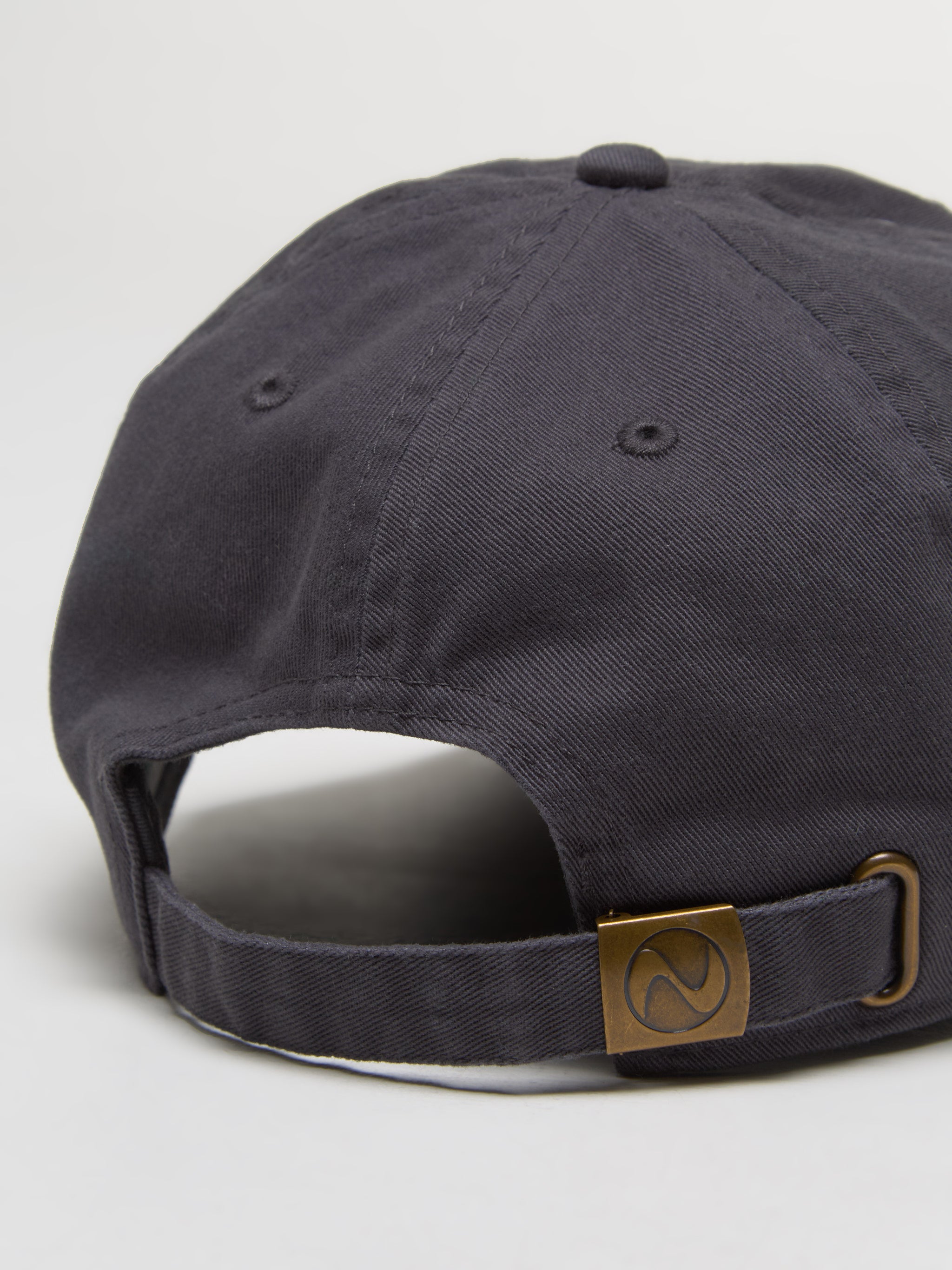 Apple Big Cap in Black