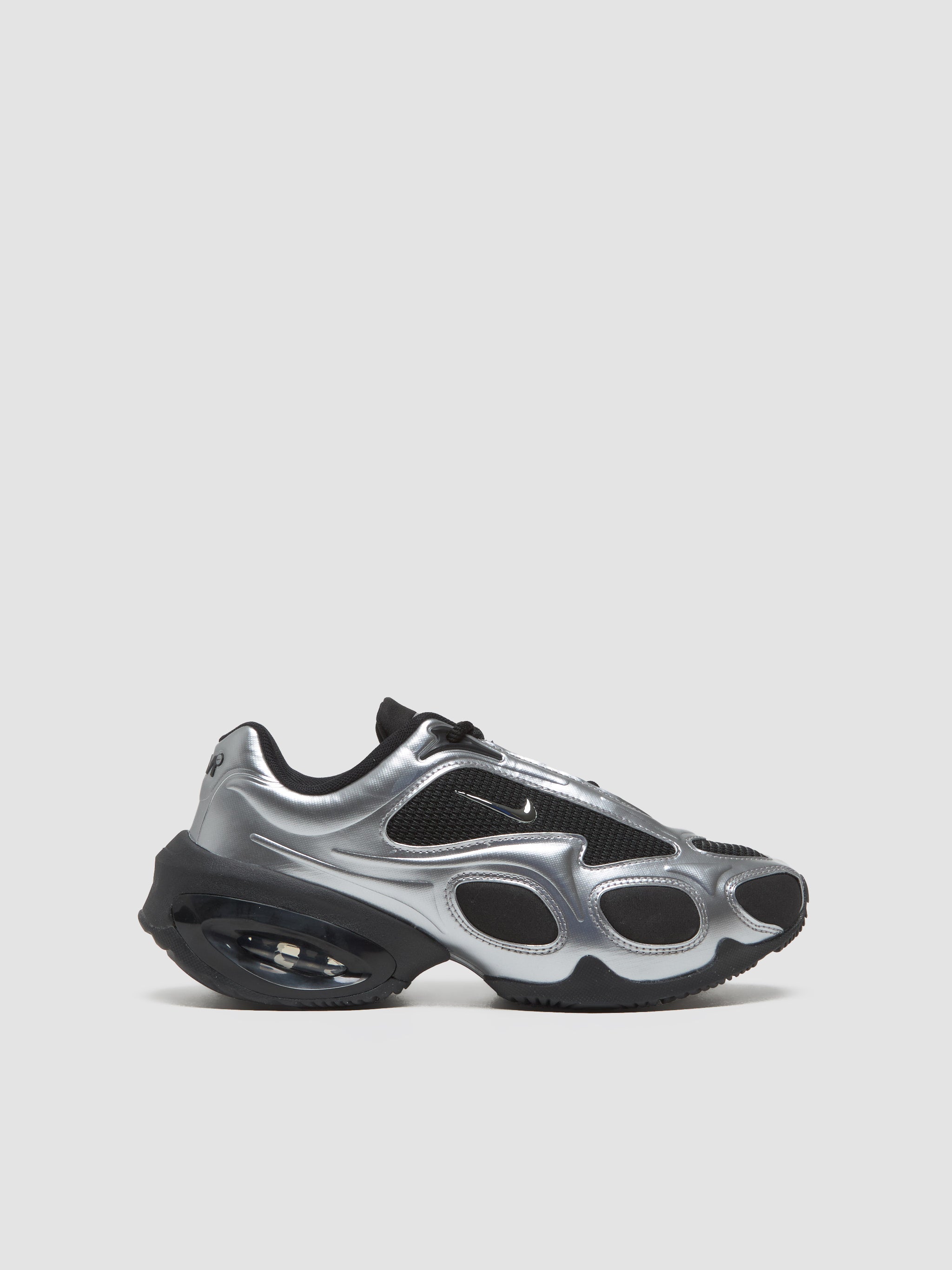 WMNS Air Max Muse Sneaker in Black & Metallic Silver