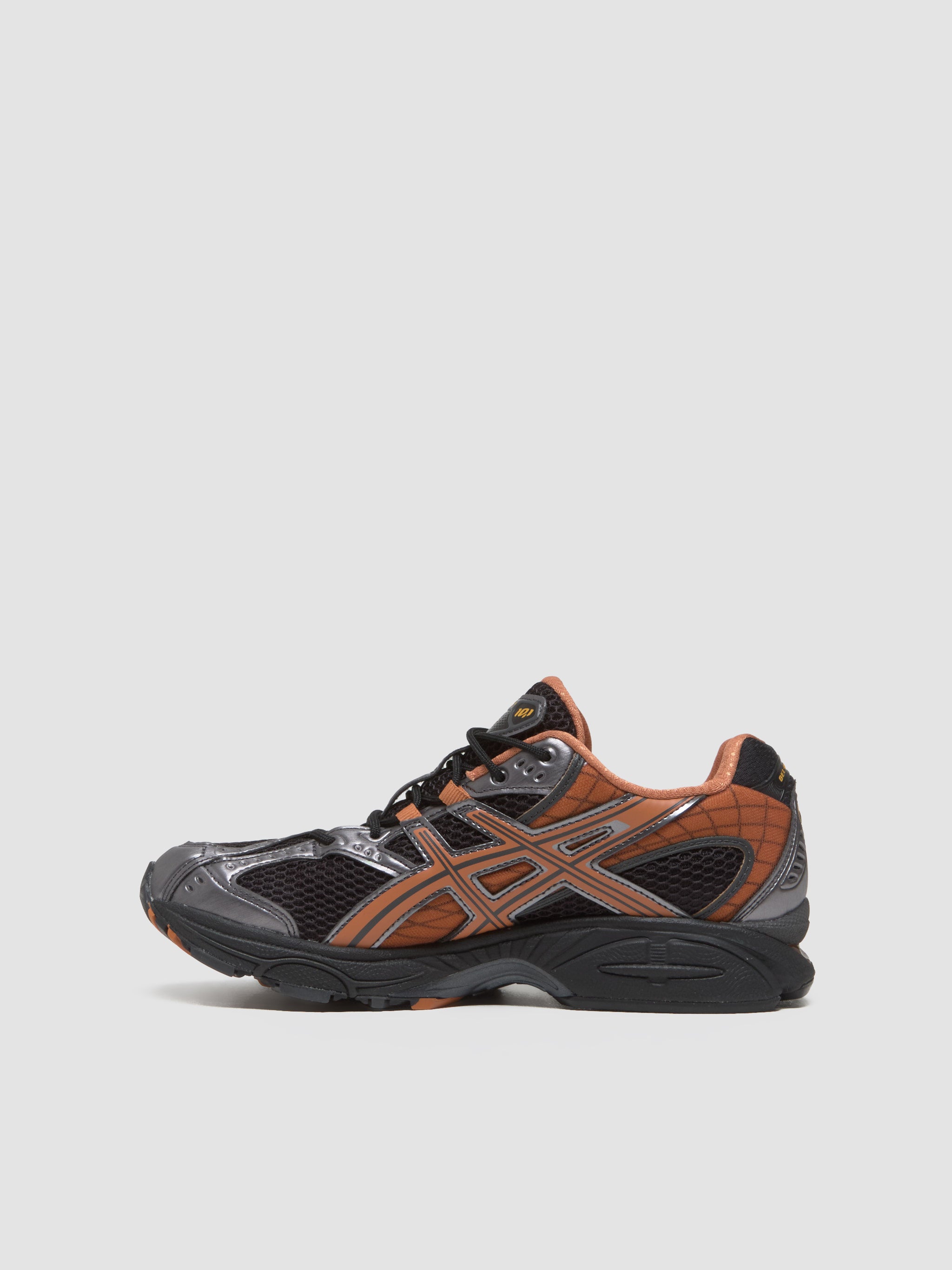 GEL-NIMBUS 10.1 Sneaker in Black & Rust Orange