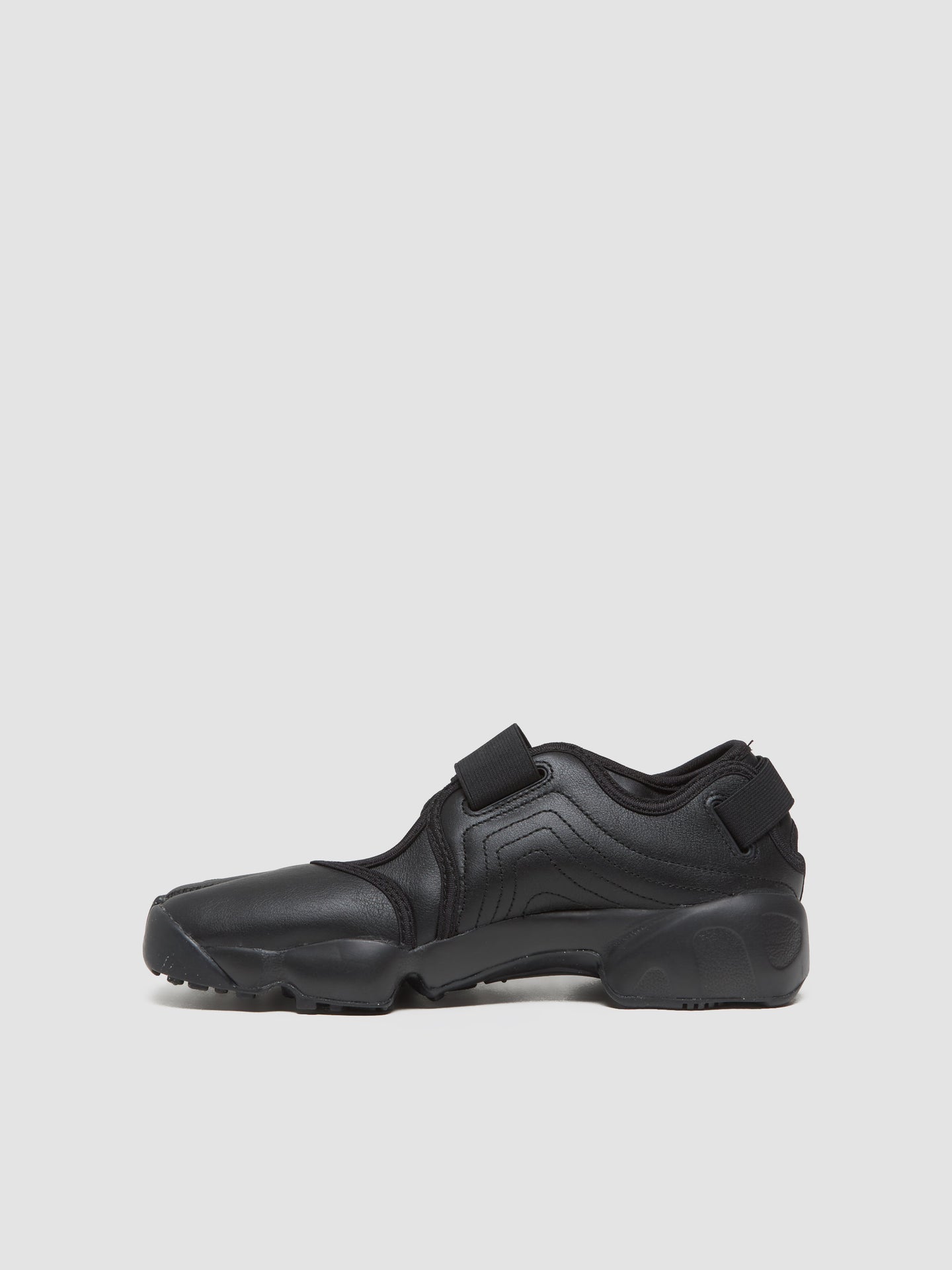 WMNS Air Rift Sneaker in Black