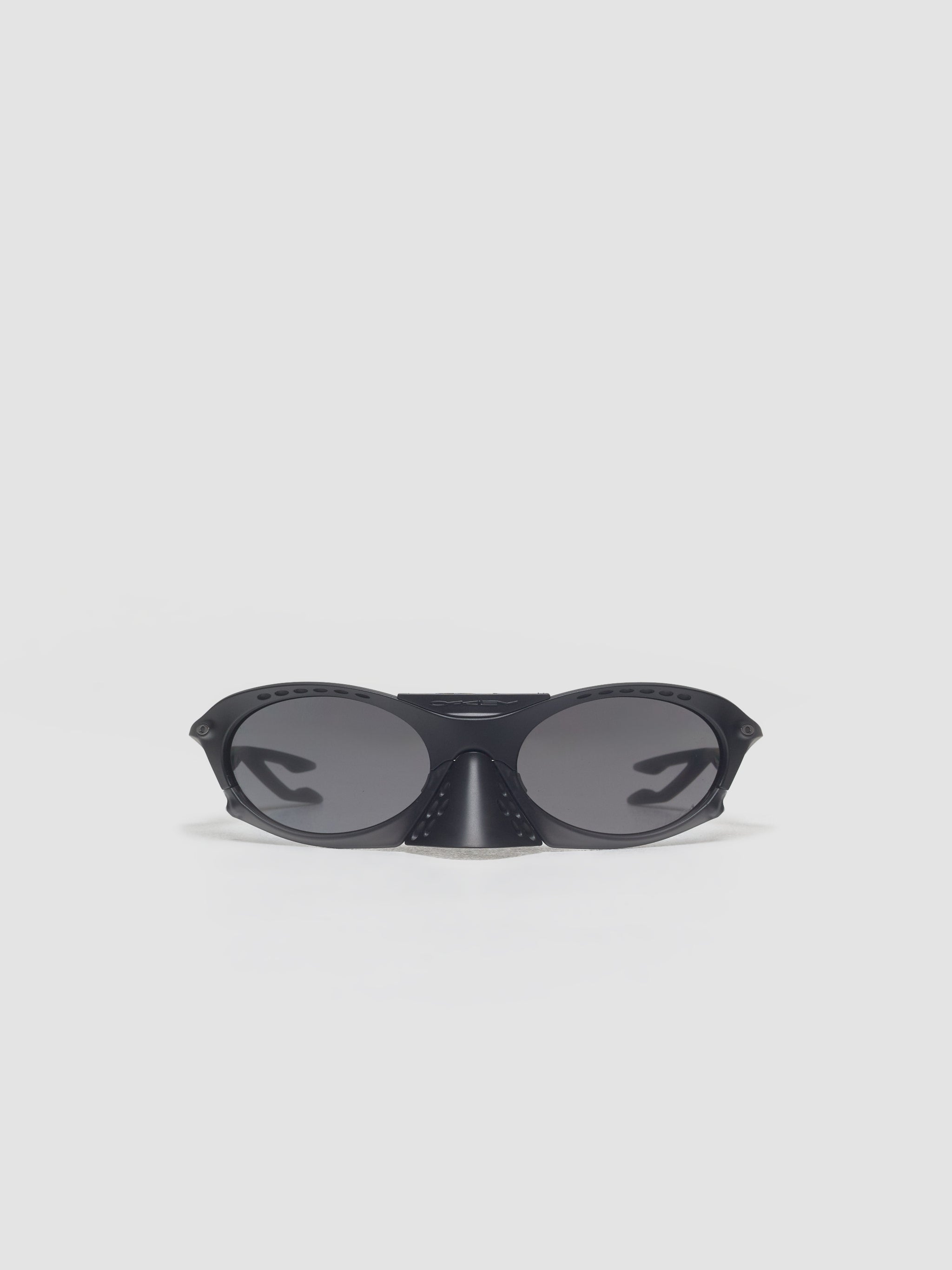 Plantaris in Matte Black with Prizm Gray Polarized Lenses