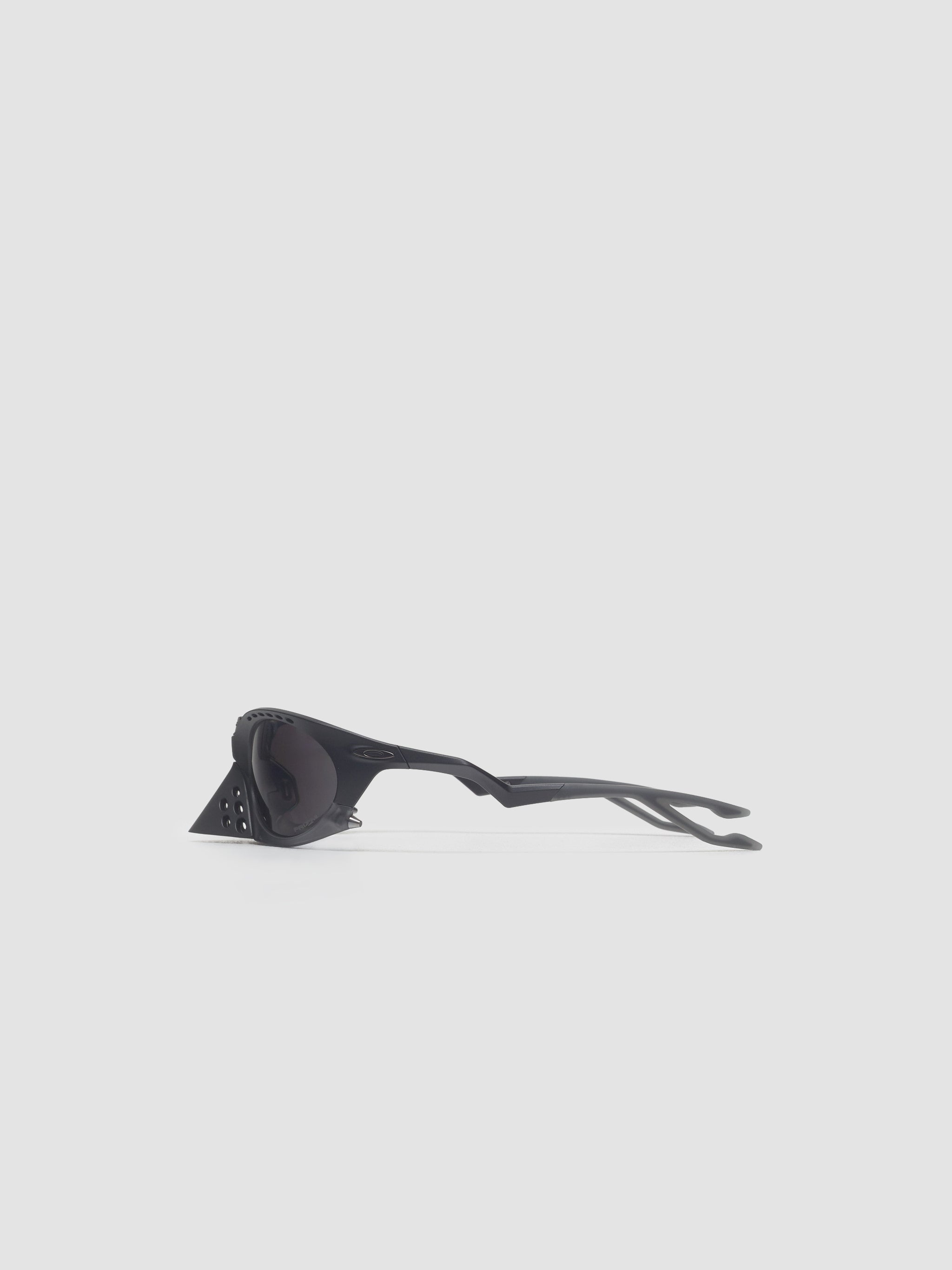 Plantaris in Matte Black with Prizm Gray Polarized Lenses