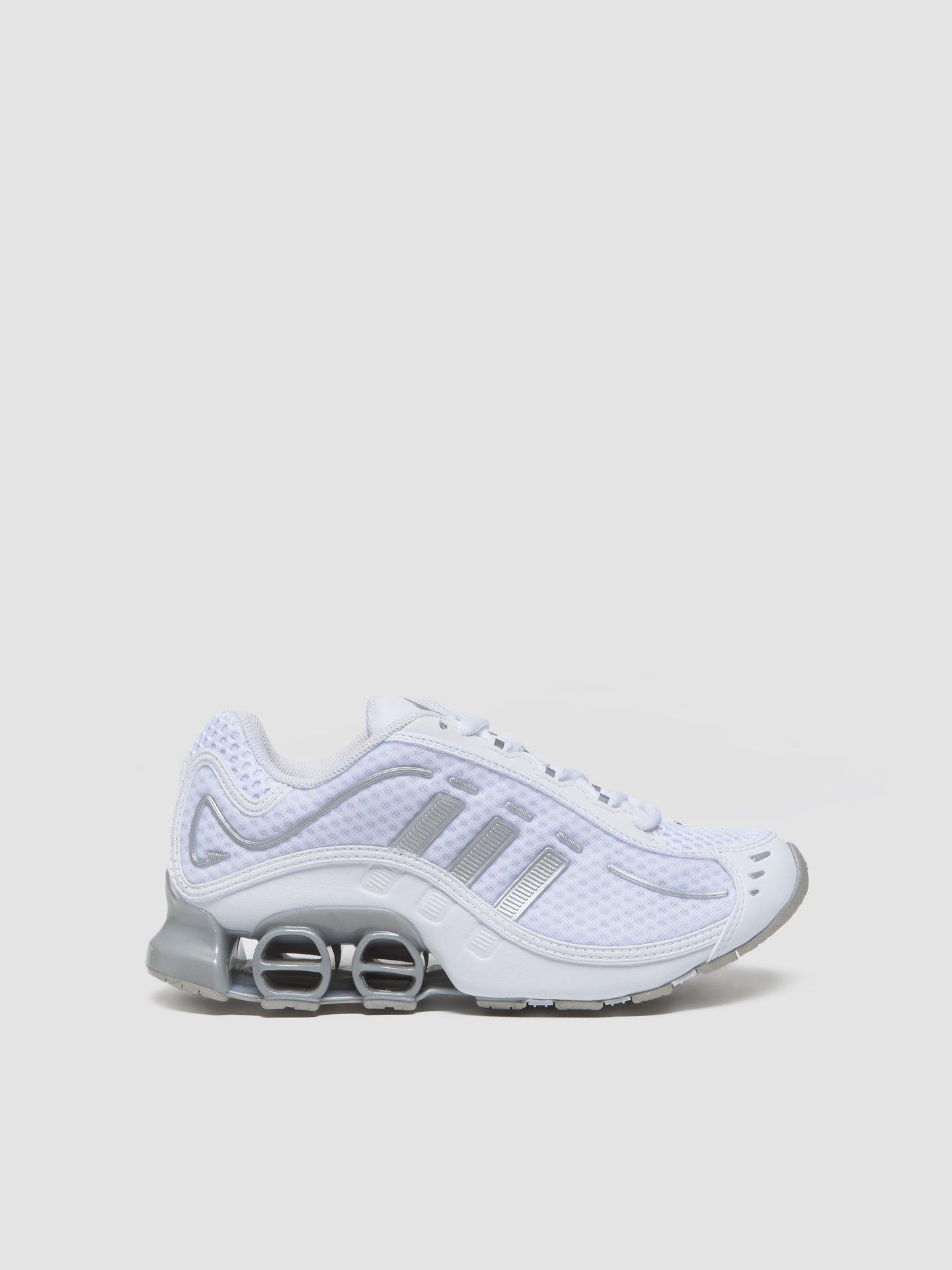 WMNS Megaride O1 Sneaker in White