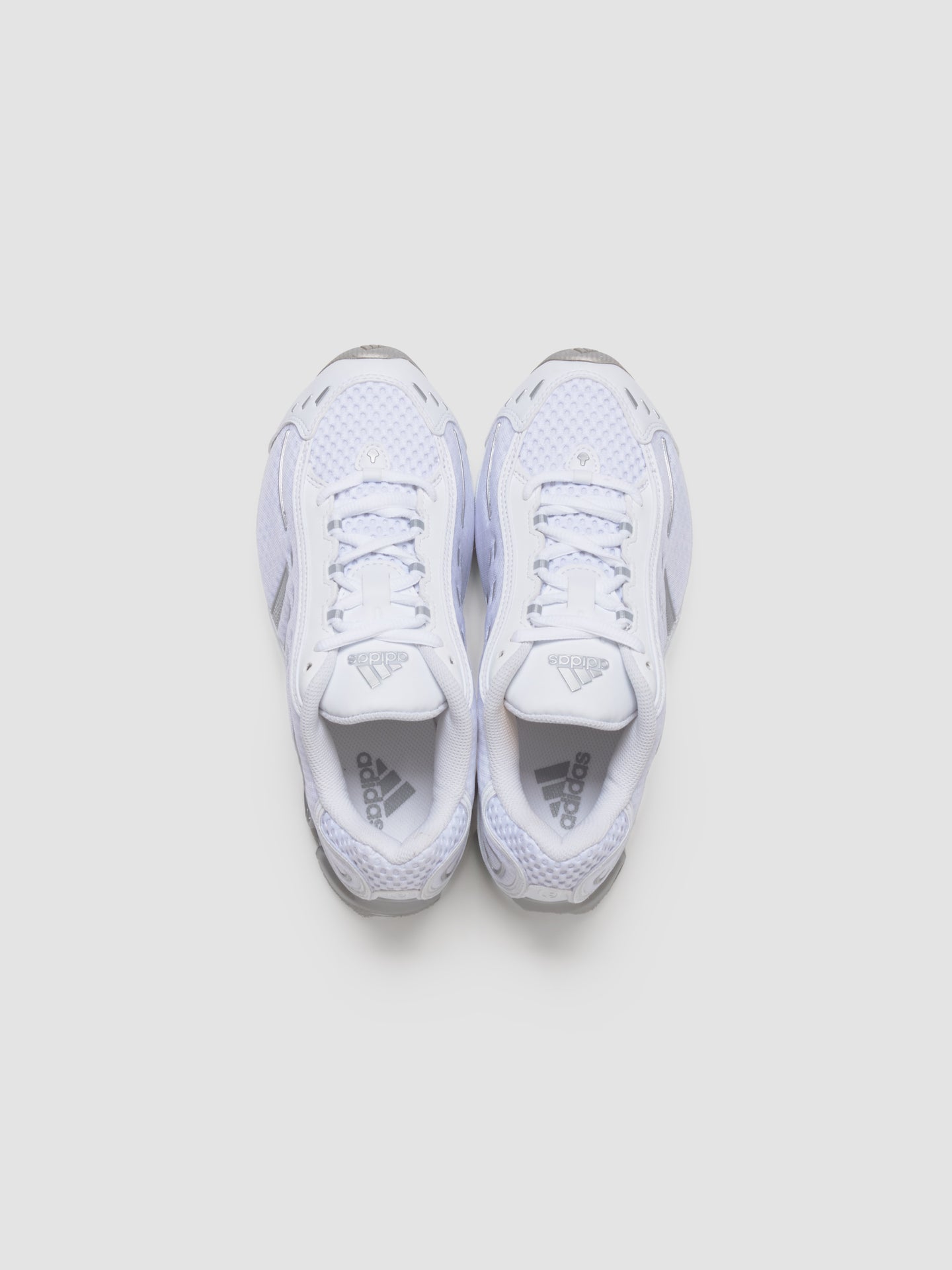 WMNS Megaride O1 Sneaker in White