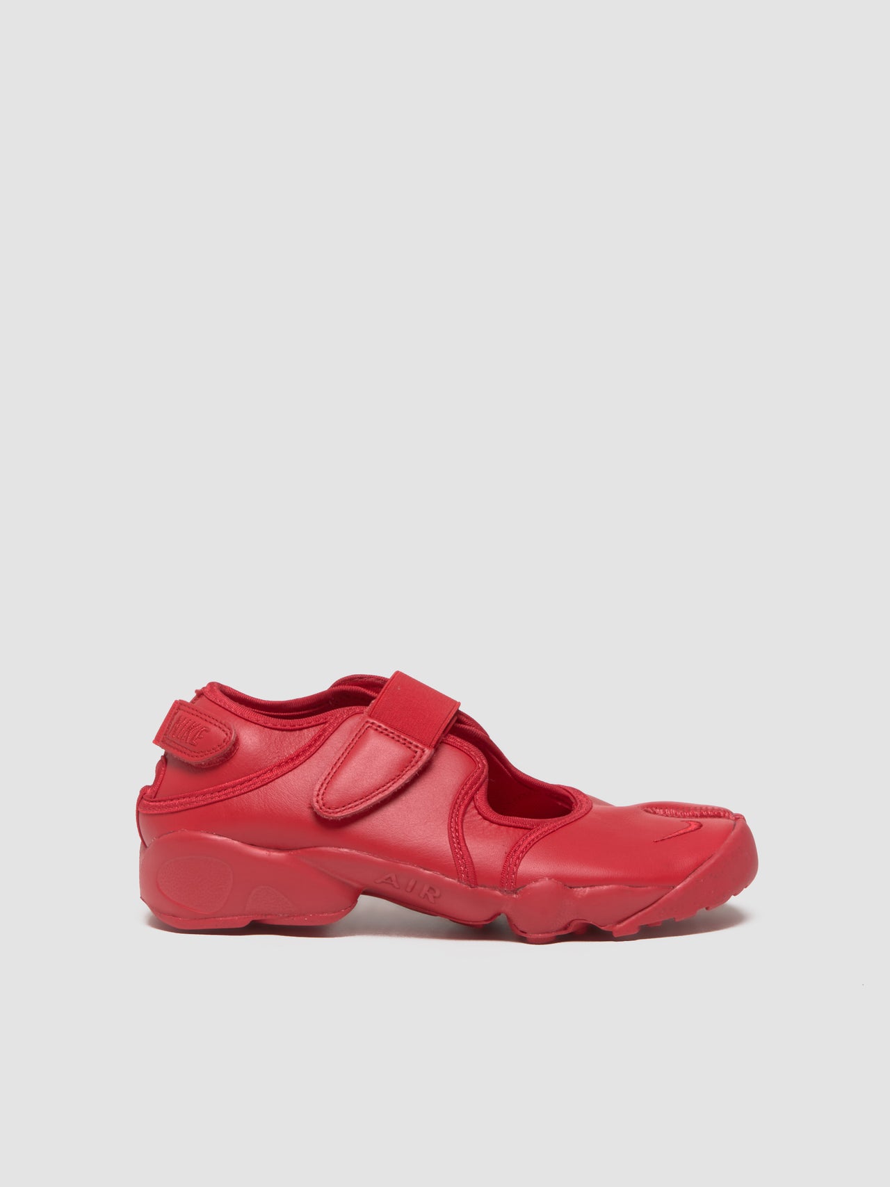 WMNS Air Rift Sneaker in Fire Red