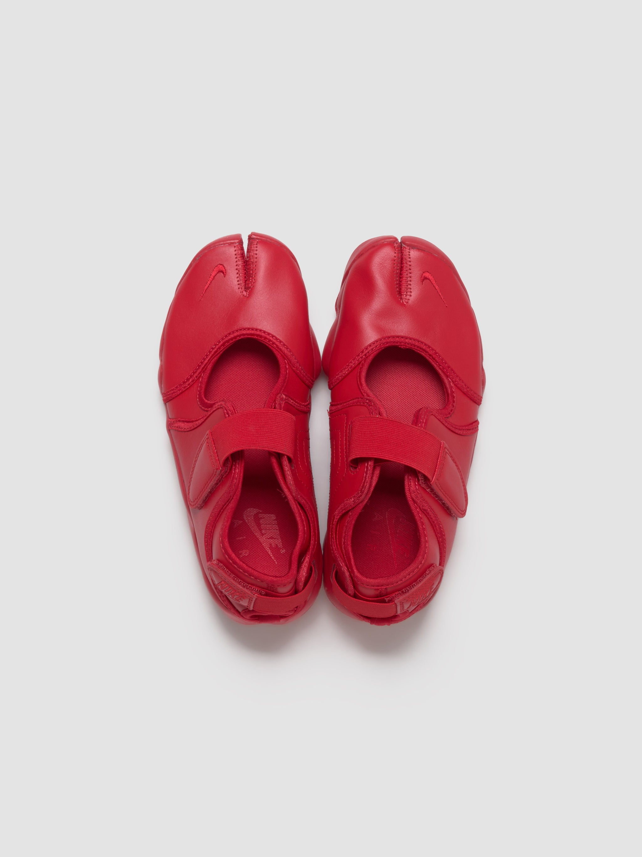 WMNS Air Rift Sneaker in Fire Red