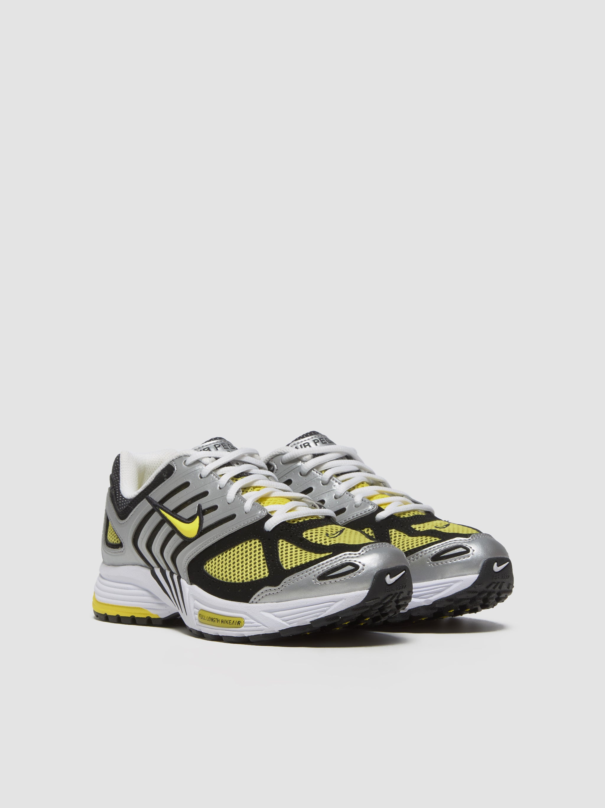WMNS Air Pegasus 2005 Sneaker in White & Opti Yellow