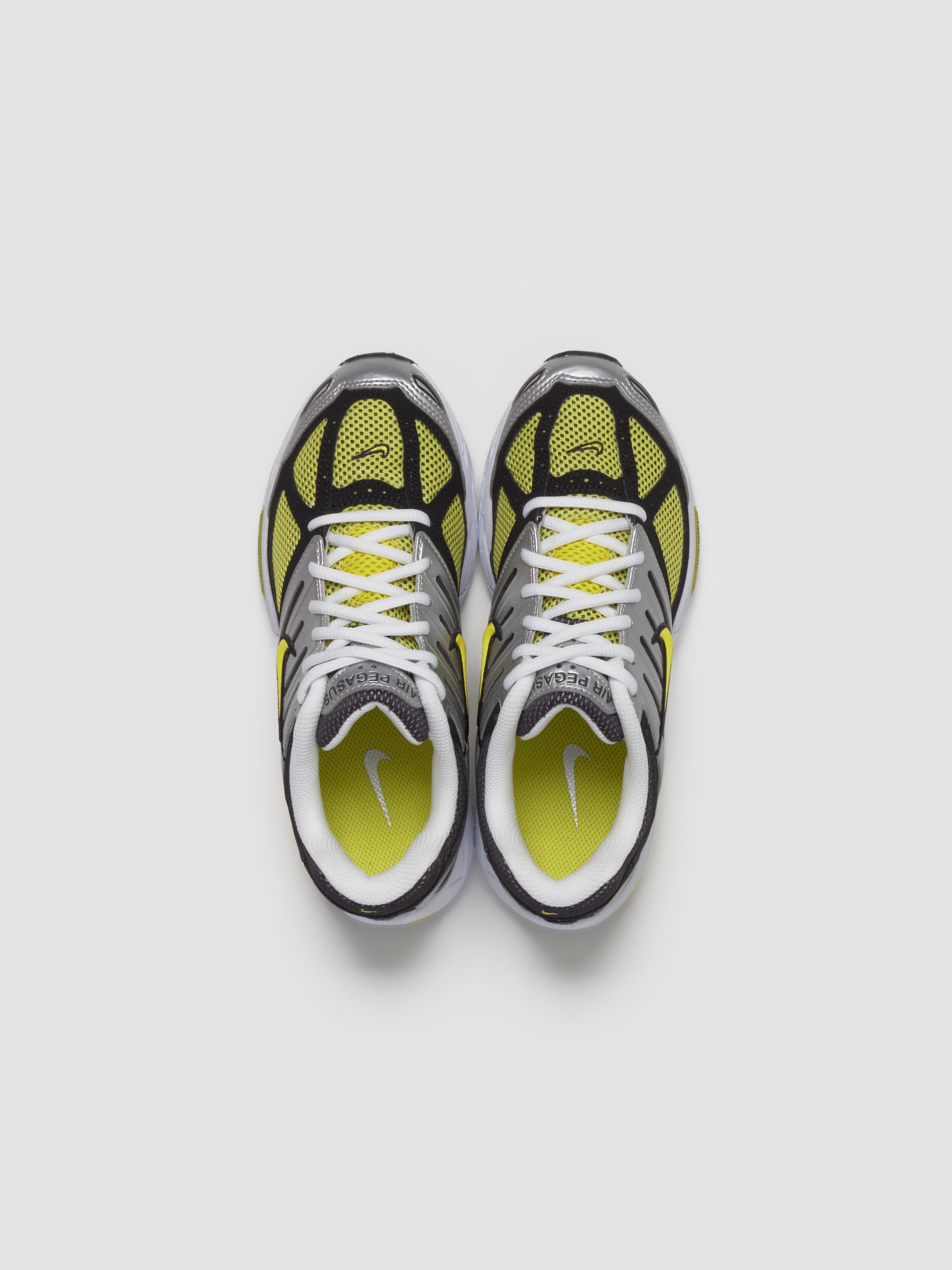 WMNS Air Pegasus 2005 Sneaker in White & Opti Yellow