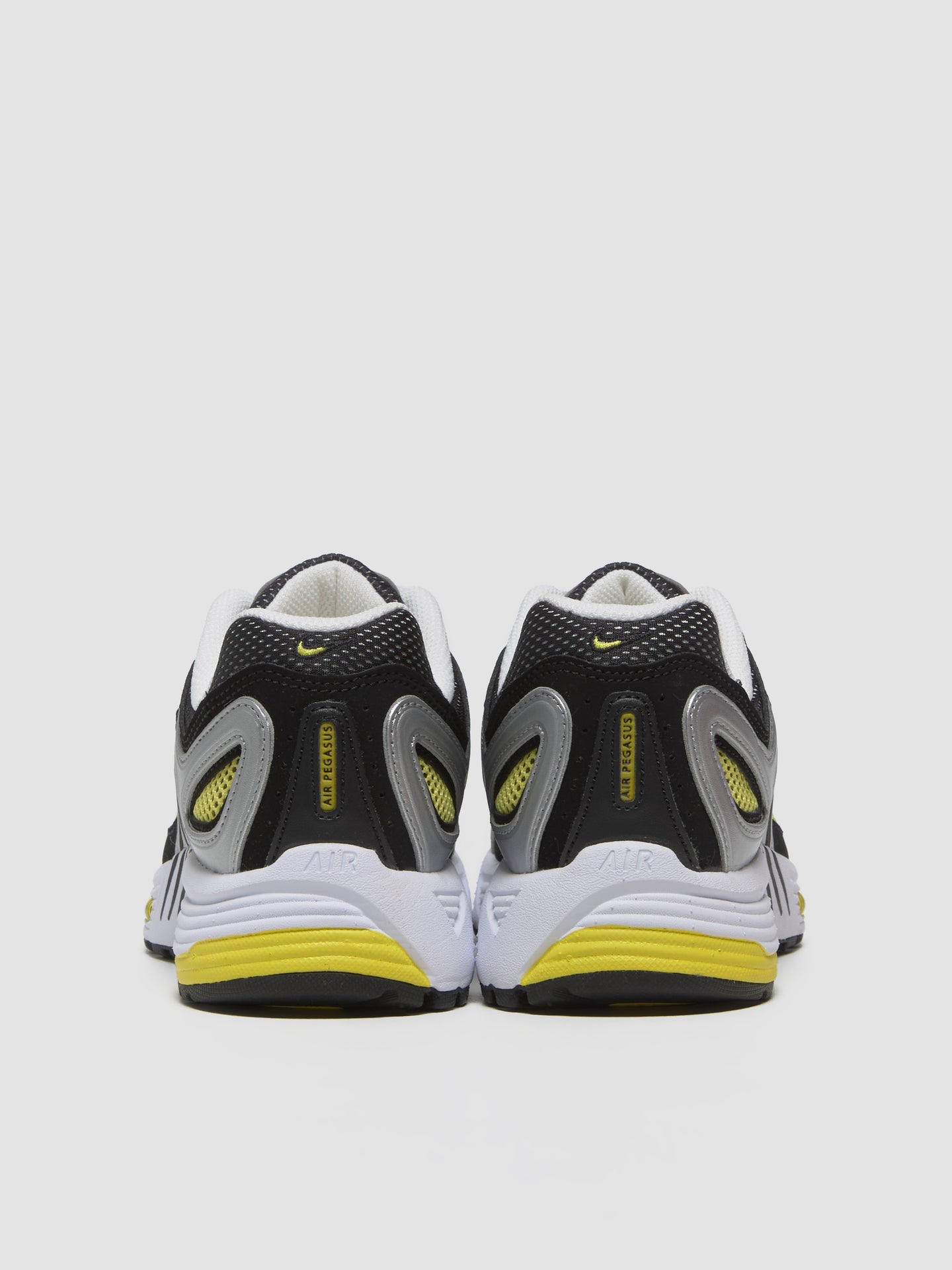 WMNS Air Pegasus 2005 Sneaker in White & Opti Yellow