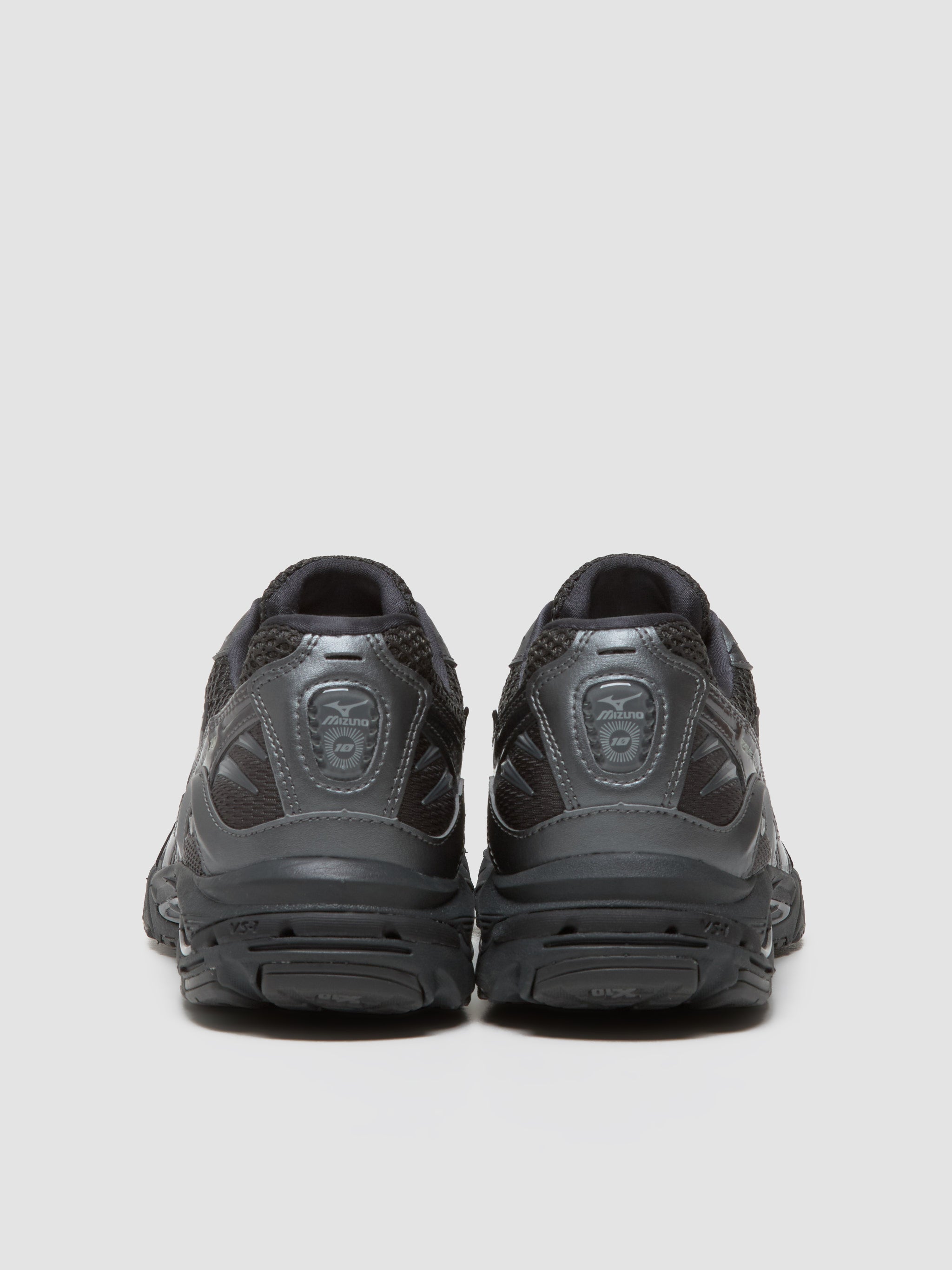 Mizuno - Wave Rider Sneaker in Black Sand & Metallic Gray - D1GA2431-08