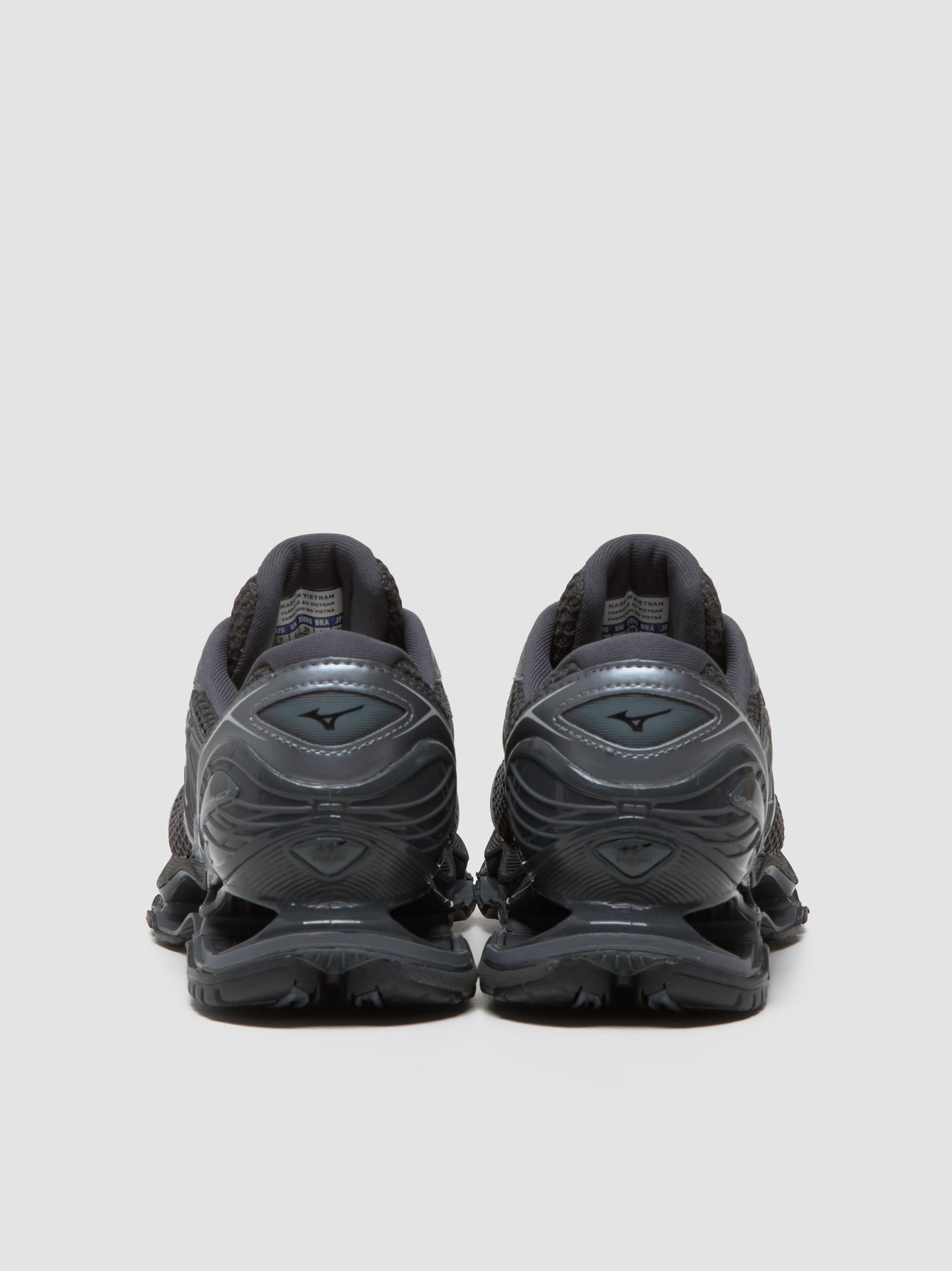 Wave Prophecy LS Sneaker in Black Sand & Metallic Gray