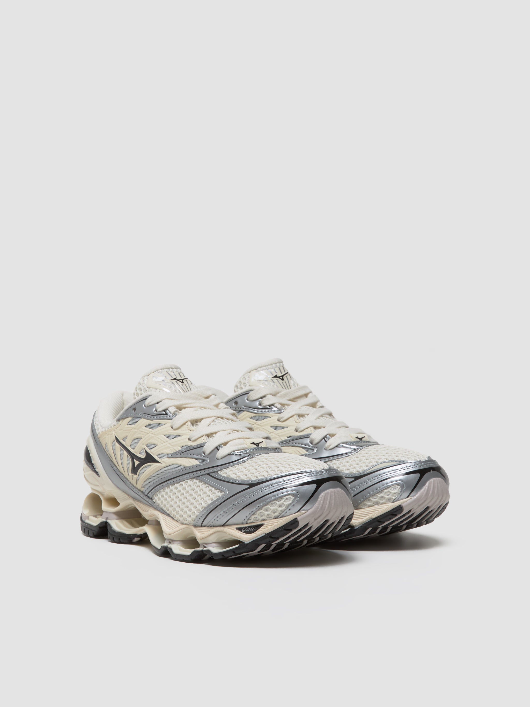 Wave Prophecy LS Sneaker in Pristine & Black