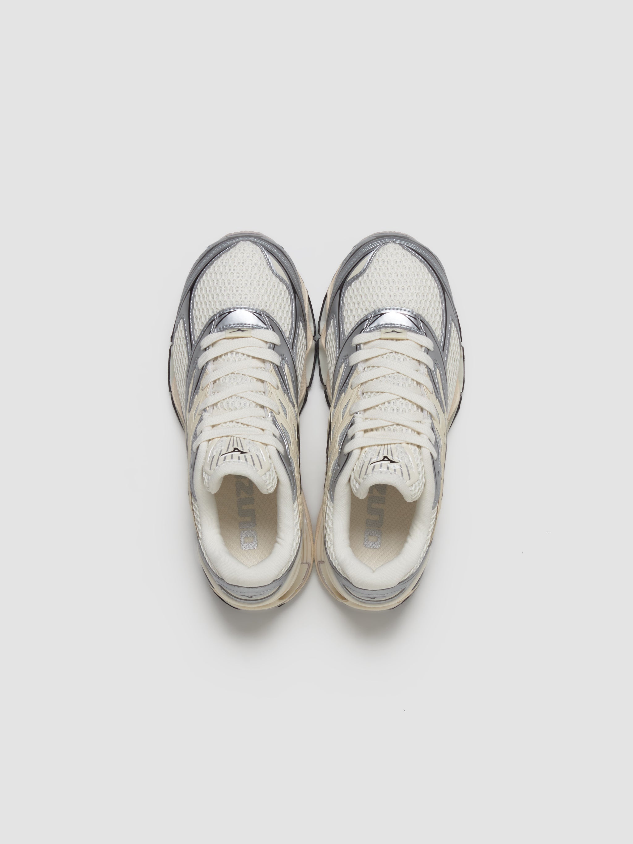 Wave Prophecy LS Sneaker in Pristine & Black