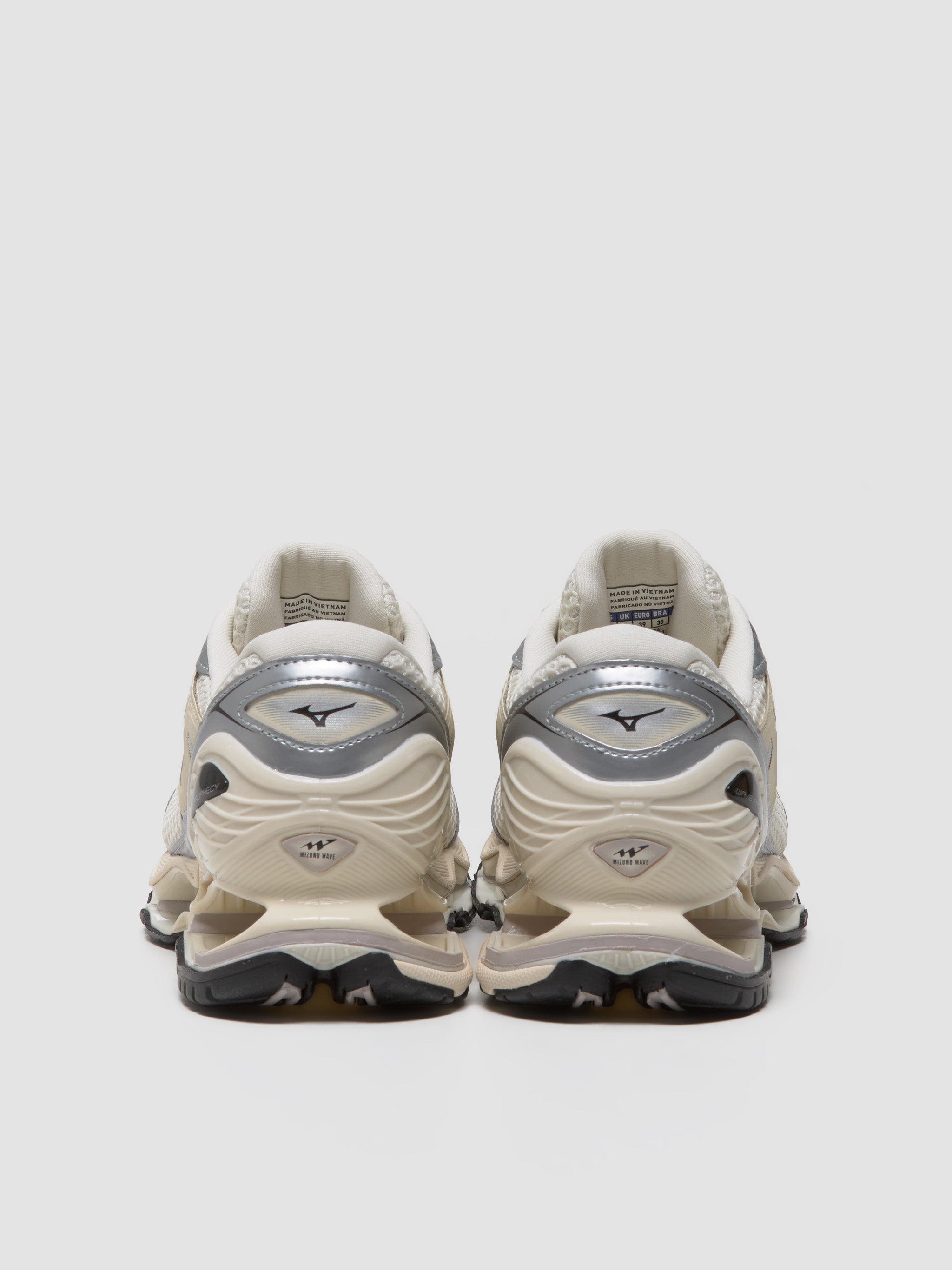 Wave Prophecy LS Sneaker in Pristine & Black