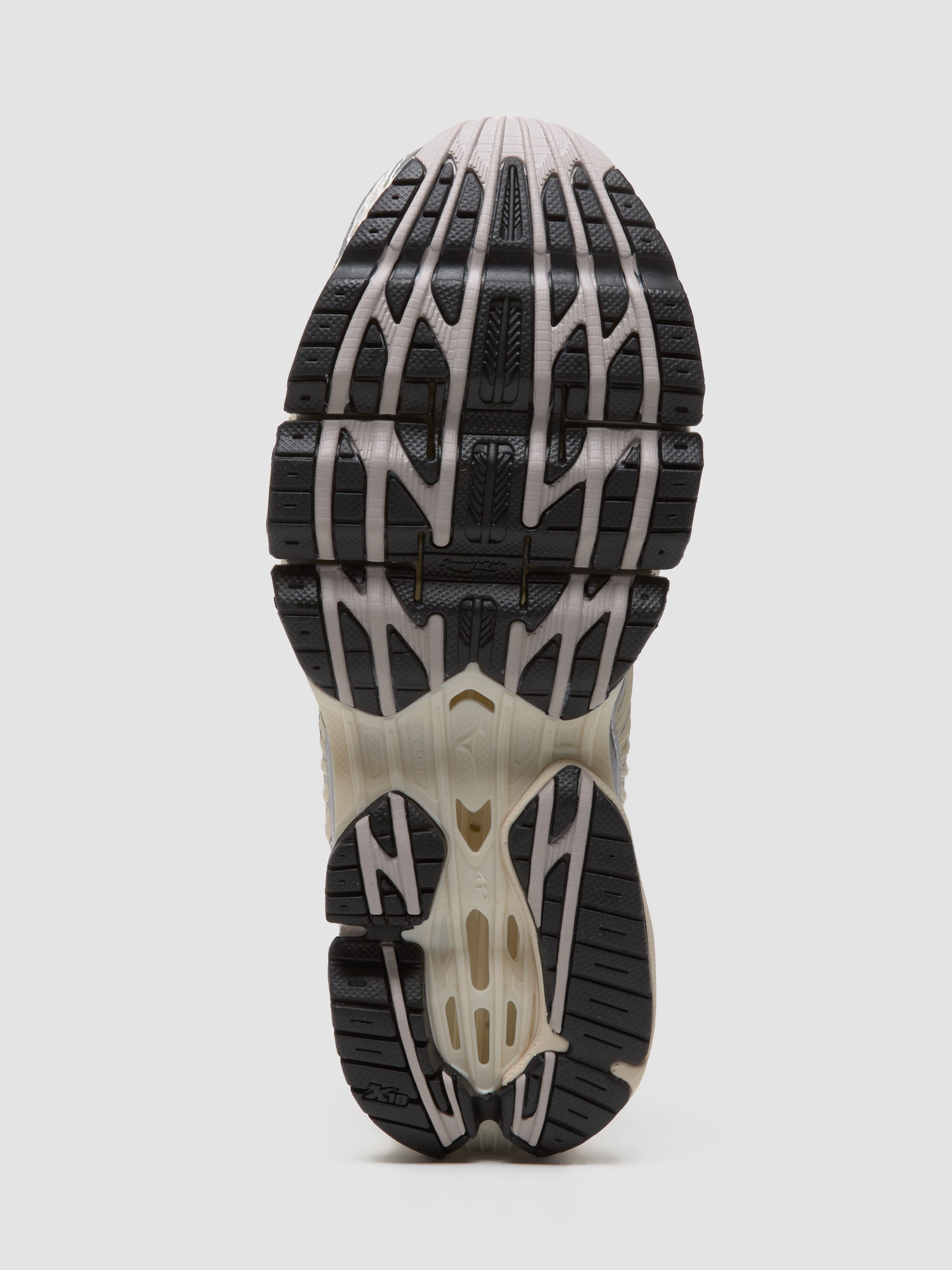 Mizuno - Wave Prophecy LS Sneaker in Pristine & Black