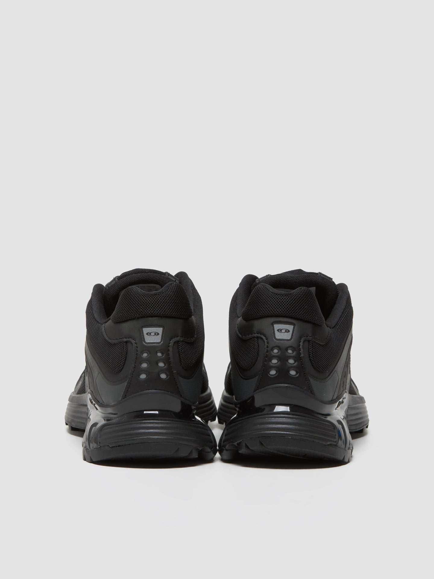 XT-WHISPER Sneaker in Black & Asphalt
