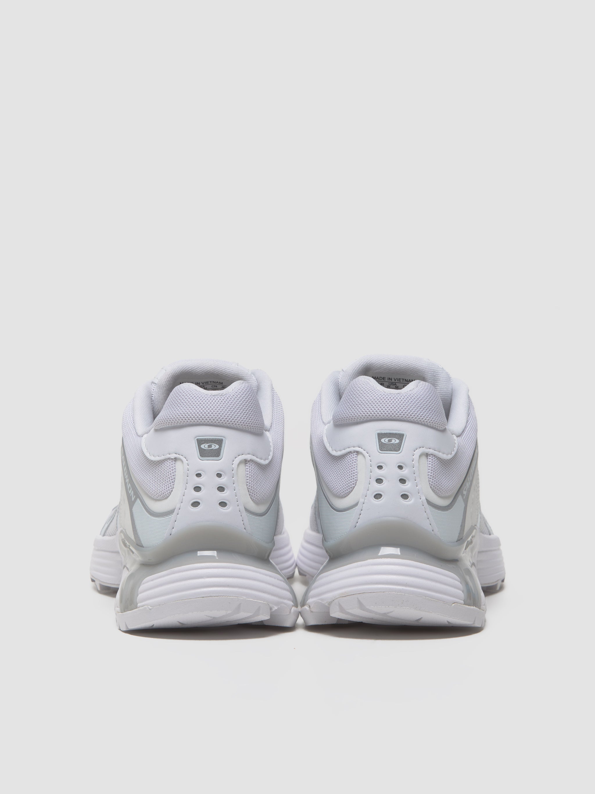 XT-WHISPER Sneaker in White & Lunar Rock