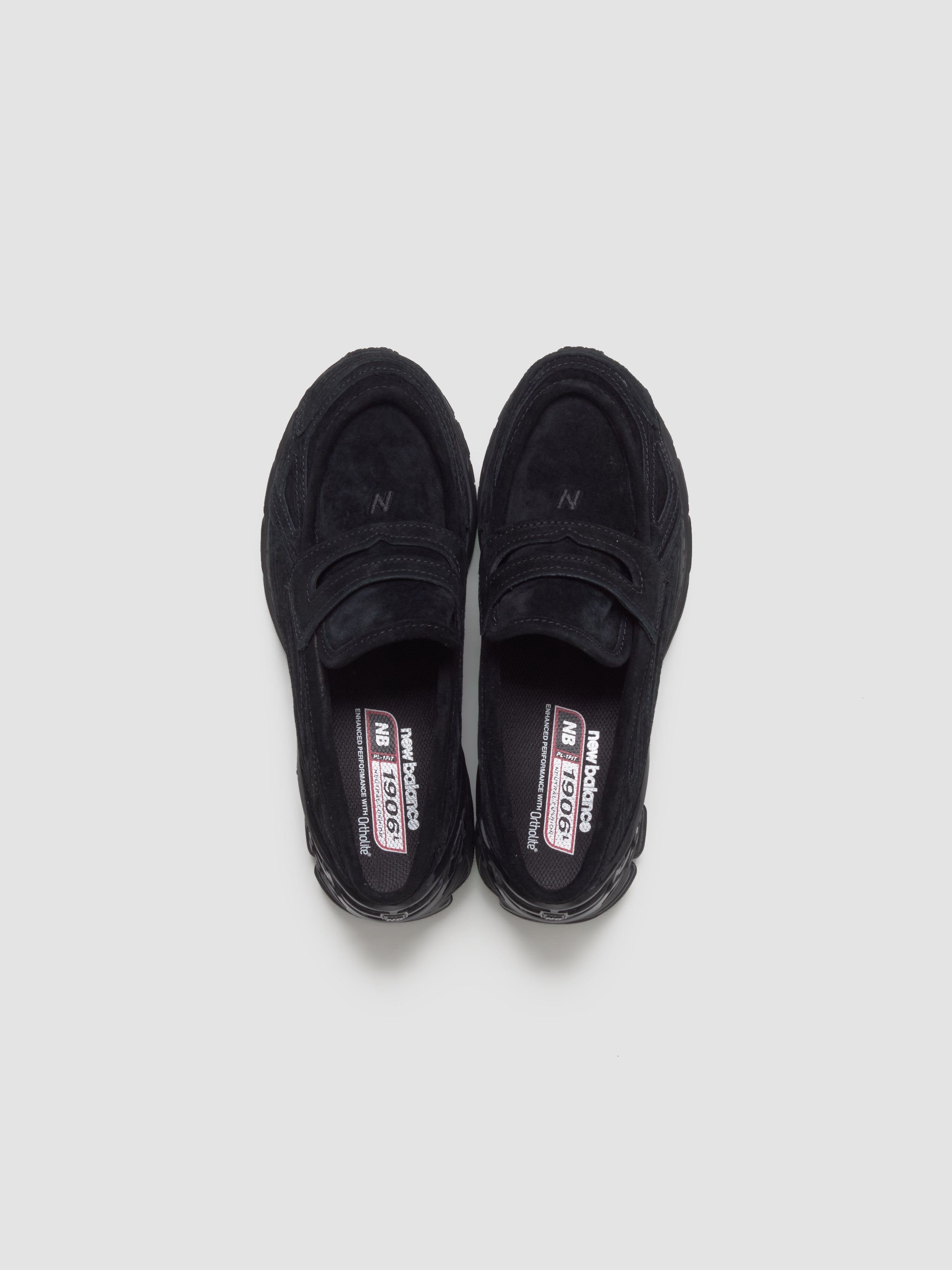 U1906 Loafers in Black Suede