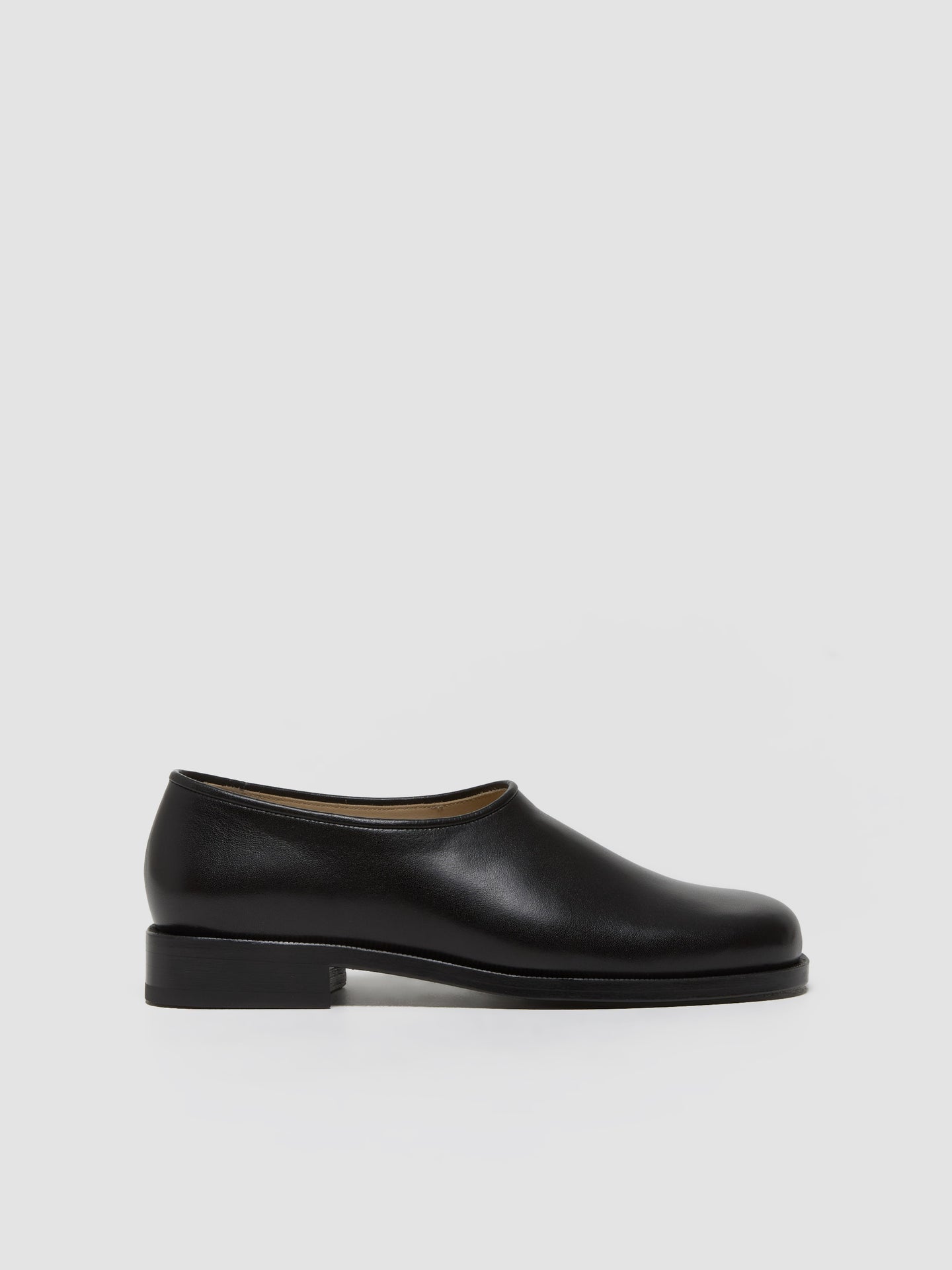 Anatomic Slip On Shoes in Black