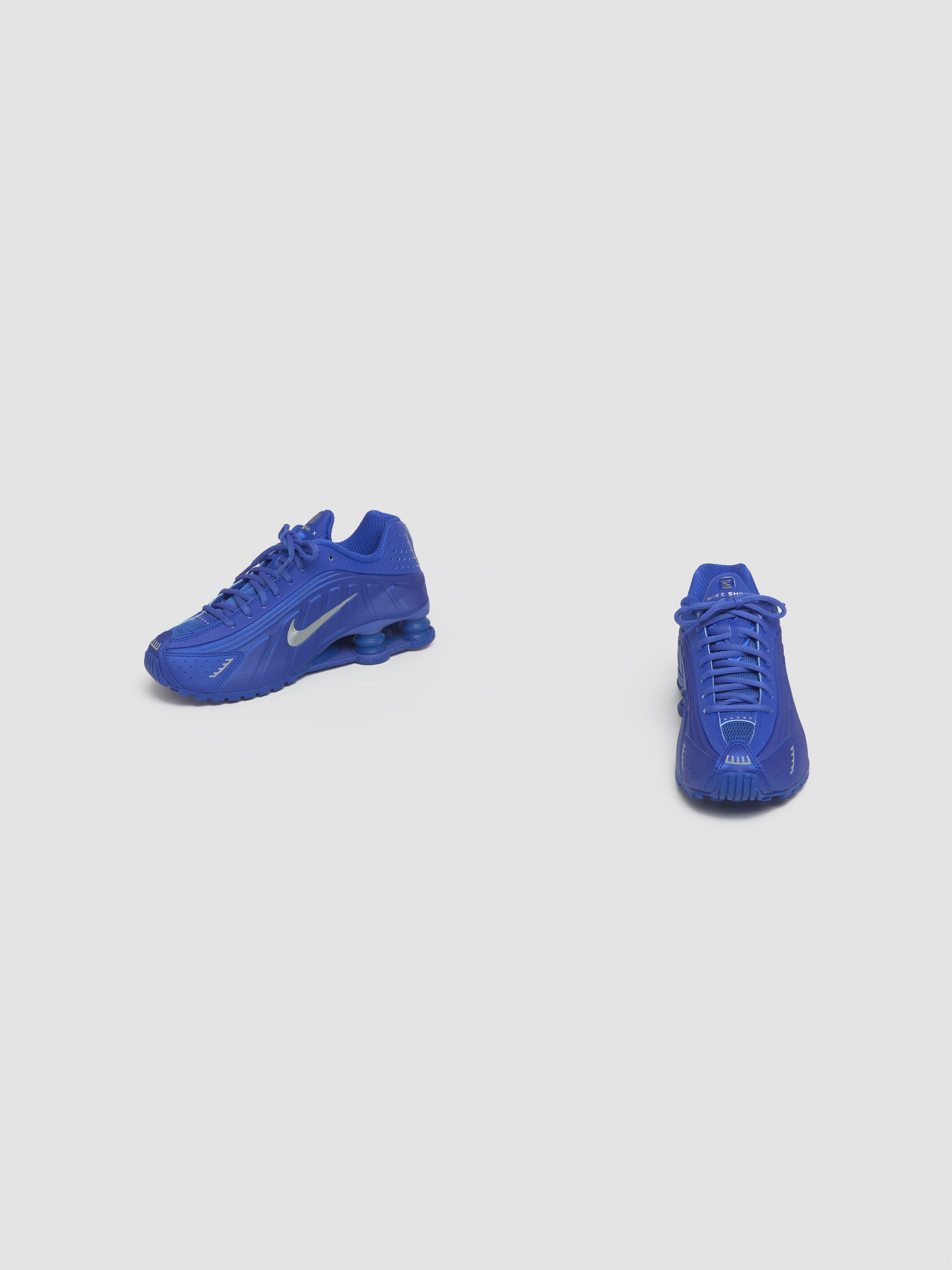 WMNS Shox R4 Sneaker in Racer Blue & Metallic Silver