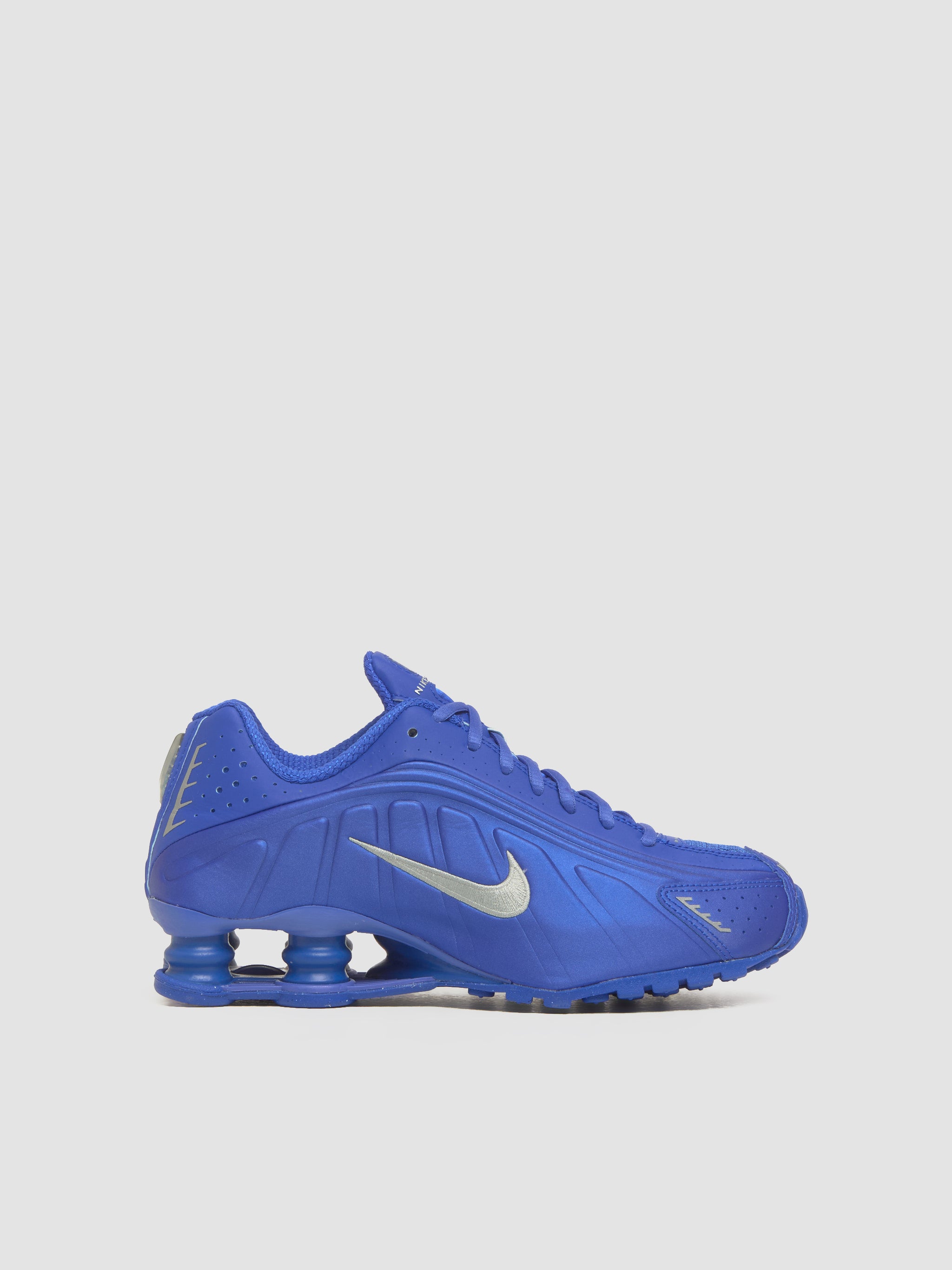 WMNS Shox R4 Sneaker in Racer Blue & Metallic Silver