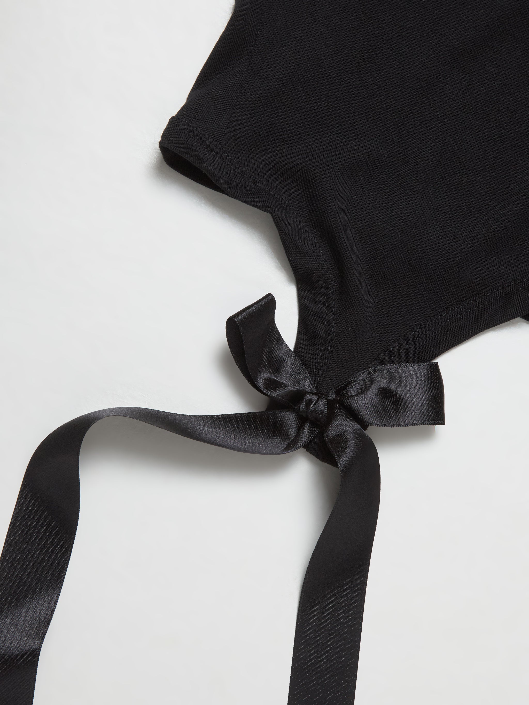 Easy Short Sleeve T-Shirt With Bow Tails in Black