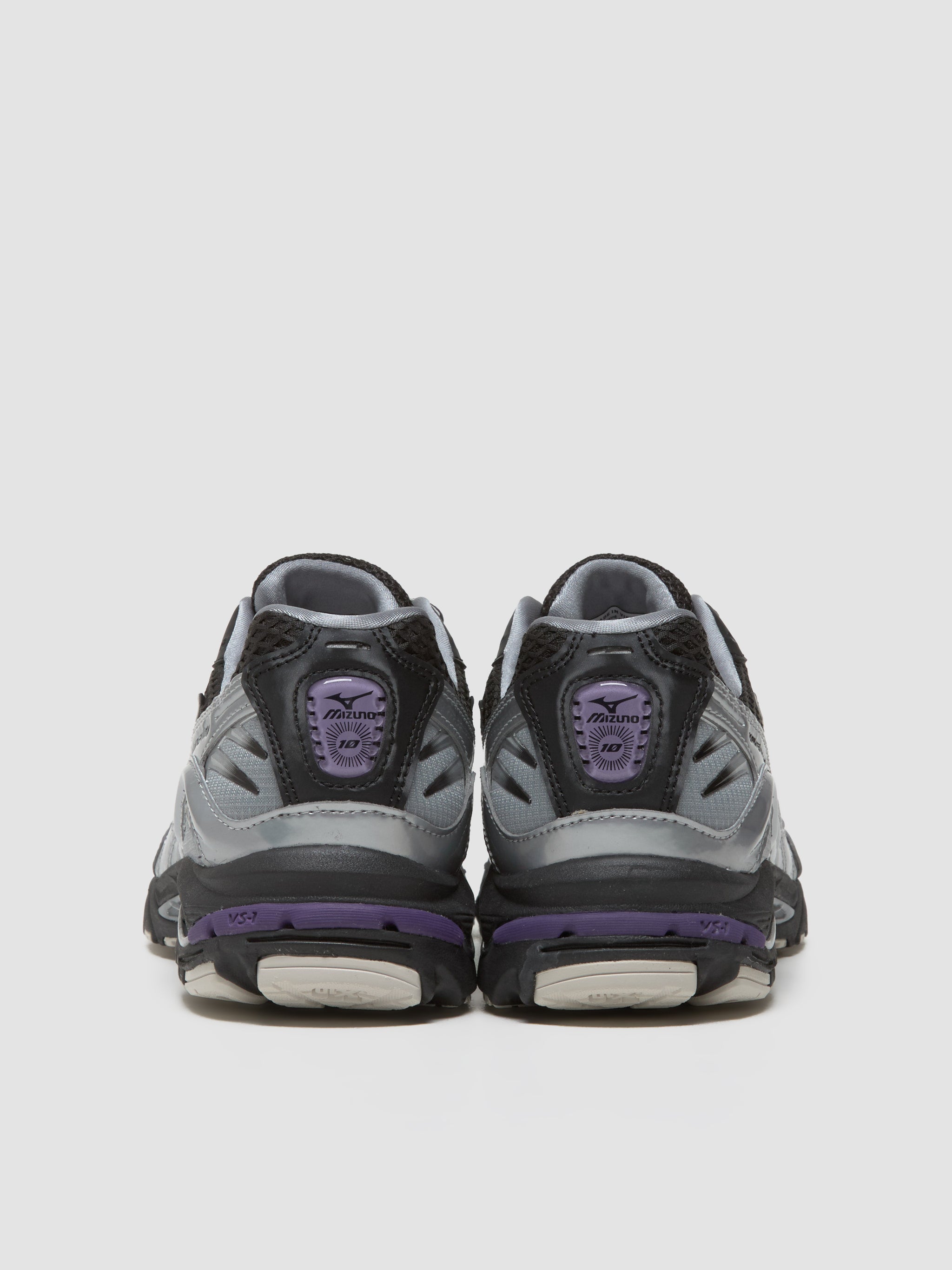 Wave Rider 10 Sneaker in Black & Purple Haze