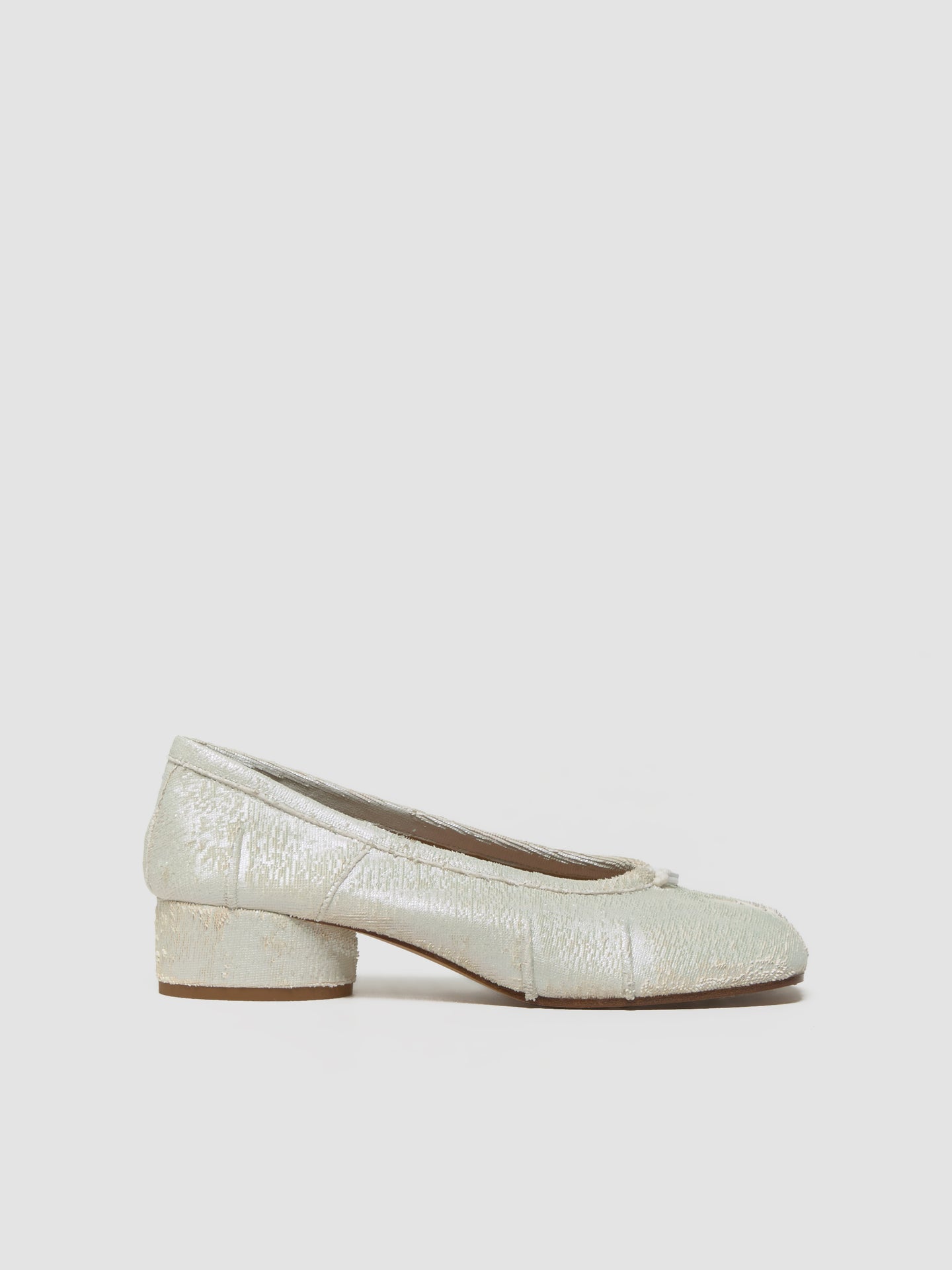 Tabi Ballerina Shoes in White Pearly