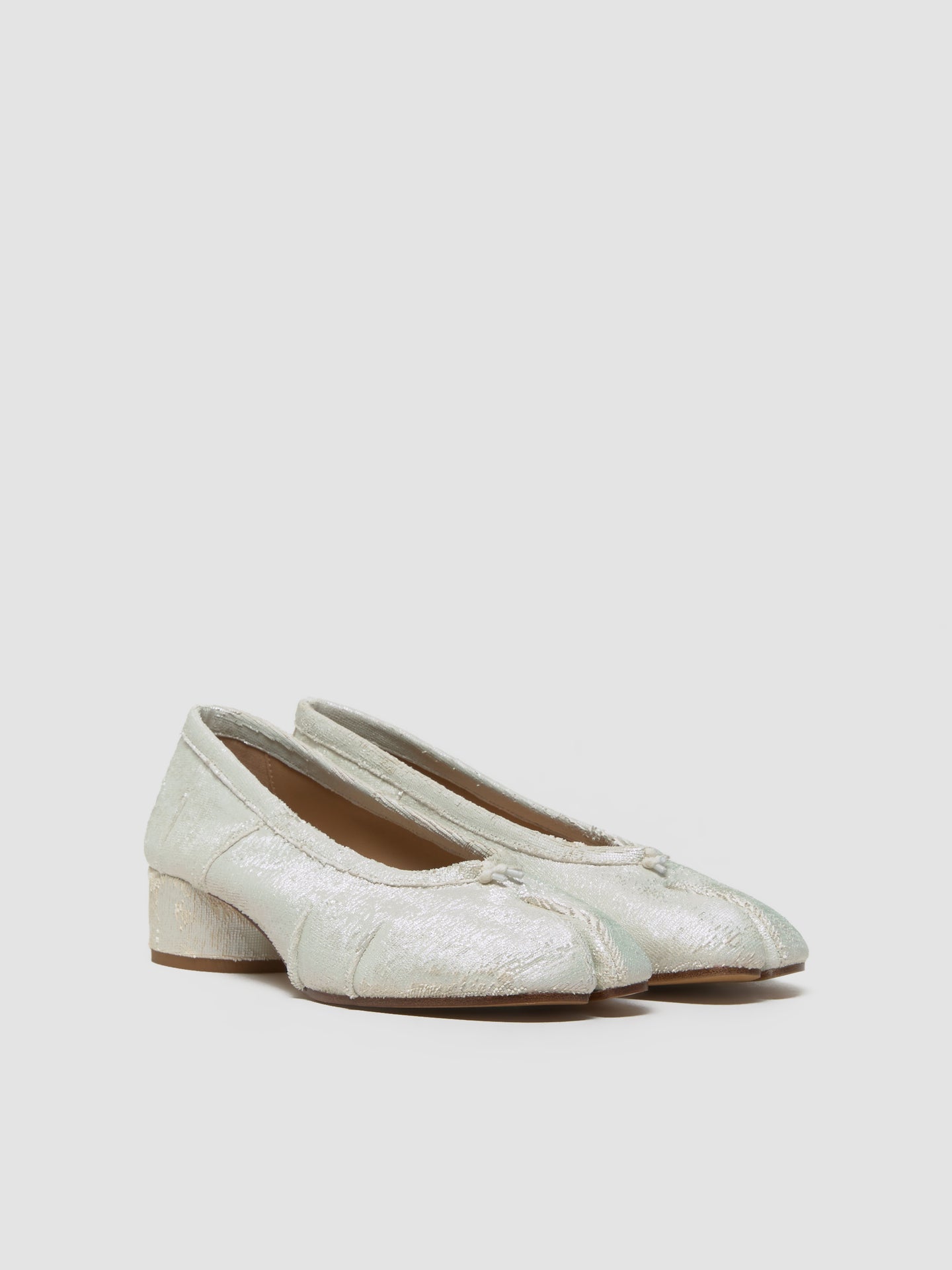 Tabi Ballerina Shoes in White Pearly