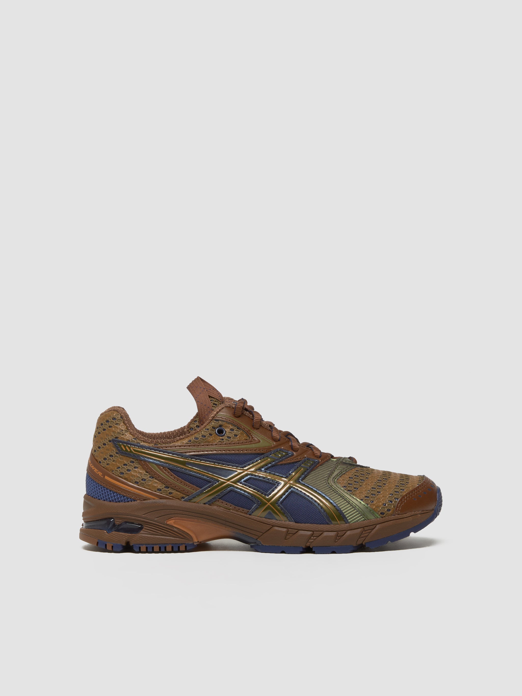 UB9-S GEL-DS TRAINER 14 Sneaker in Desert Camp & Piquant Orange
