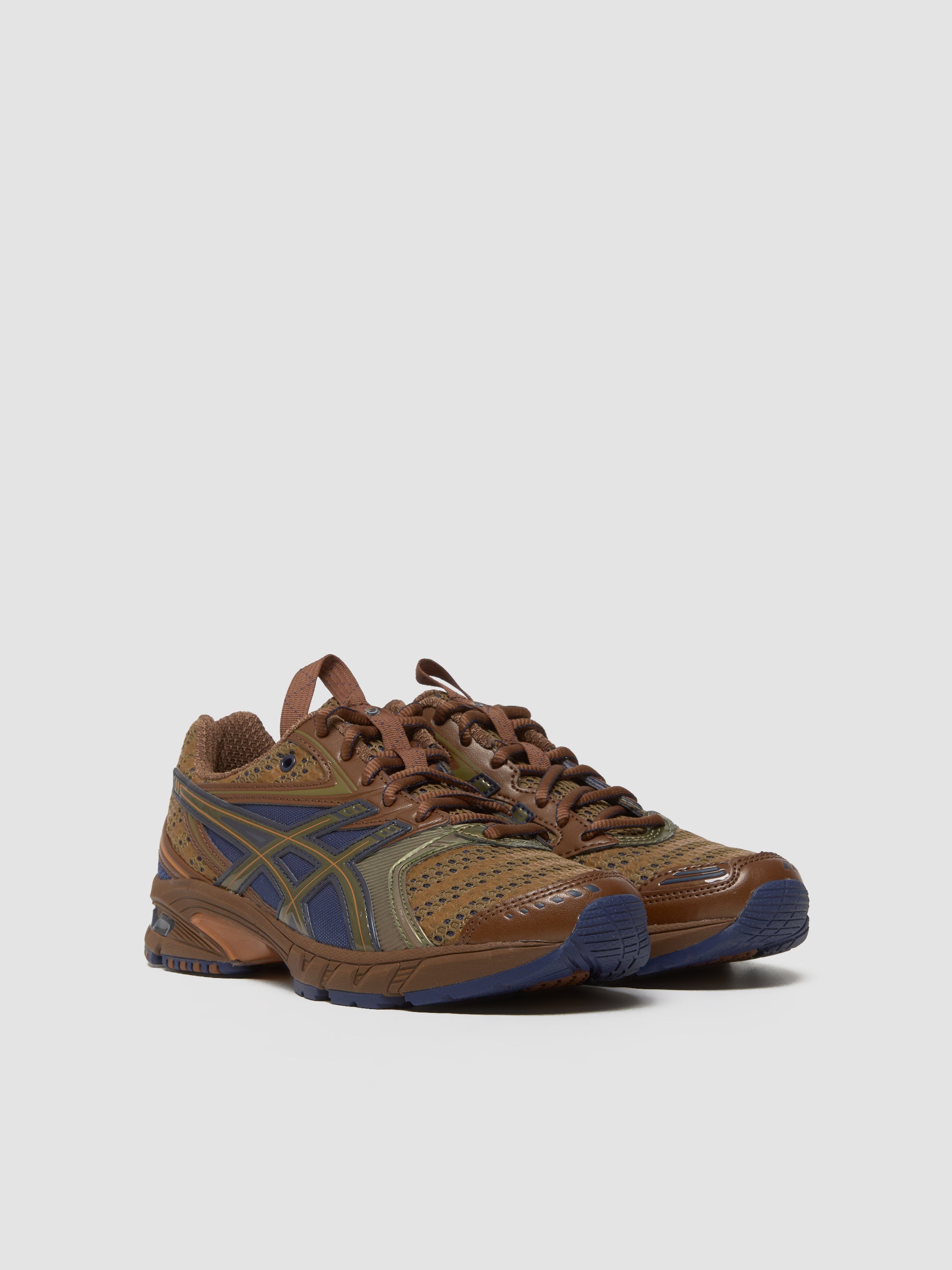 UB9-S GEL-DS TRAINER 14 Sneaker in Desert Camp & Piquant Orange