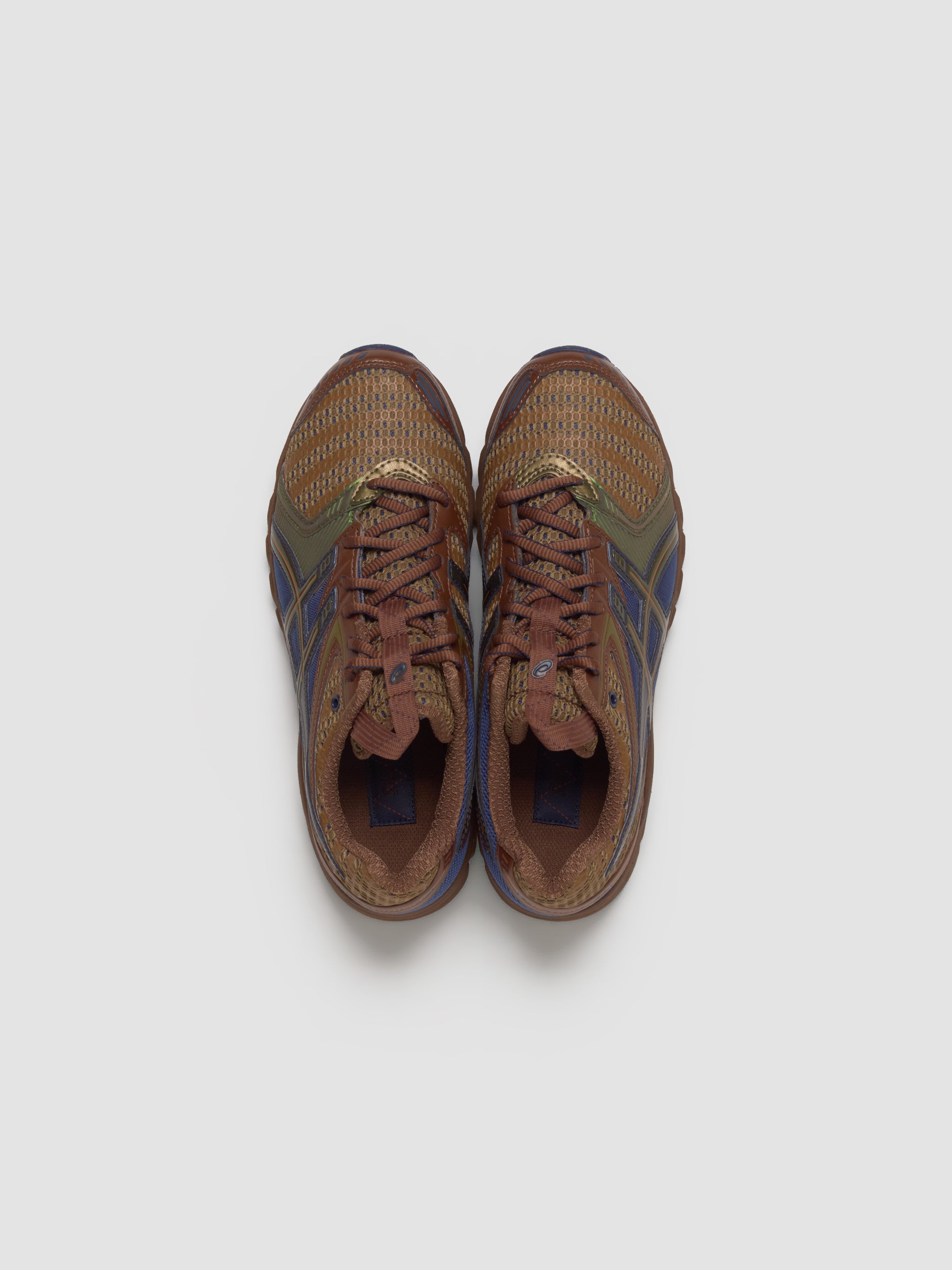 UB9-S GEL-DS TRAINER 14 Sneaker in Desert Camp & Piquant Orange