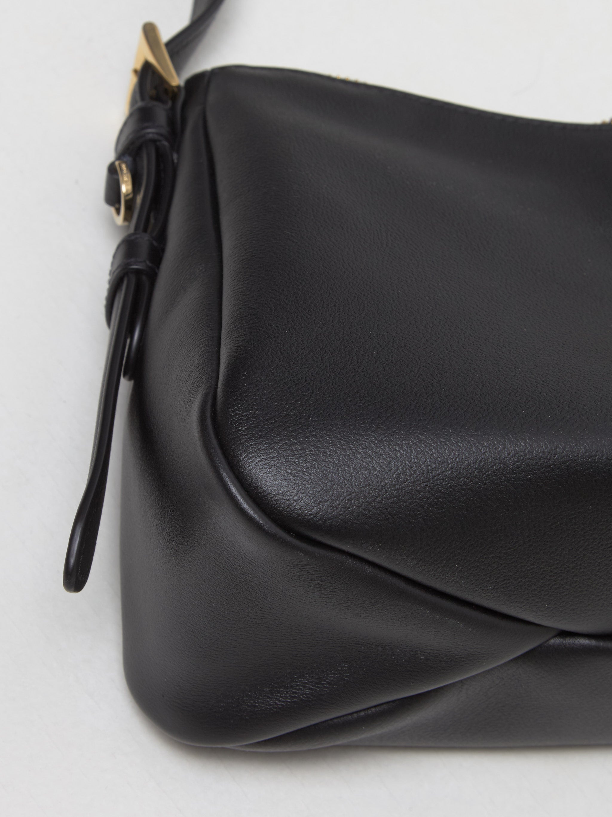 Aimée Medium Leather Shoulder Bag in Black