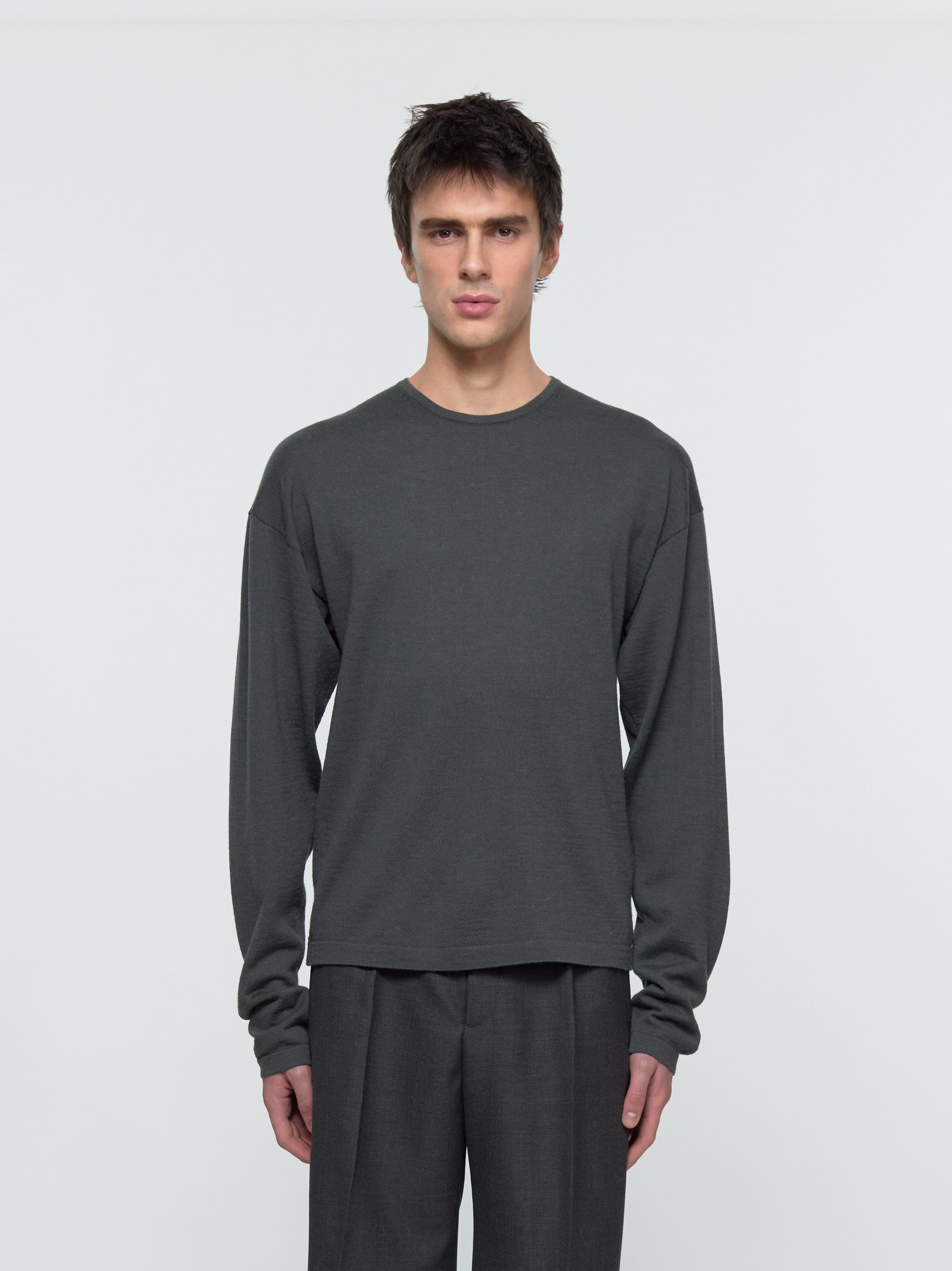 Crew Neck Jumper in Carbon