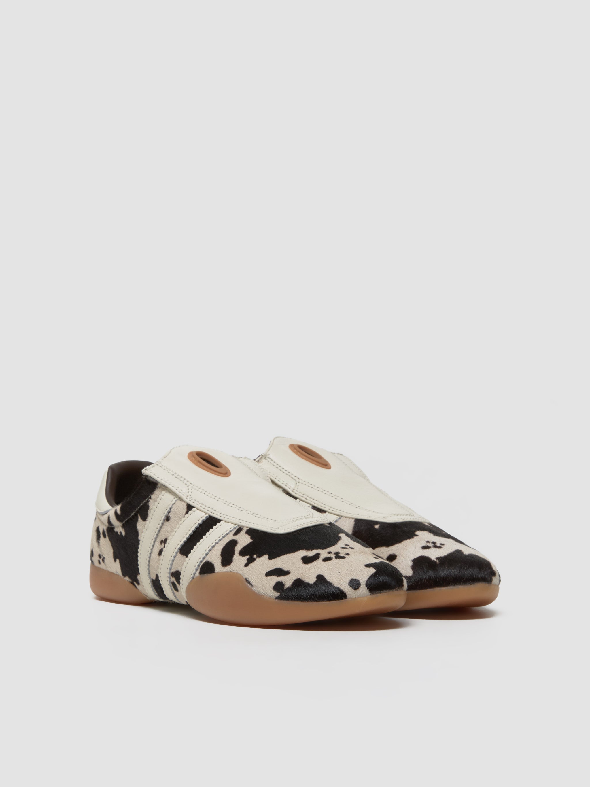 海外限定品★ADIDAS★ TAEKWONDO Mei Off White Supplier 牛柄 海外限定品☆ADIDAS☆ TAEKWONDO Mei Off White Supplier 牛柄
