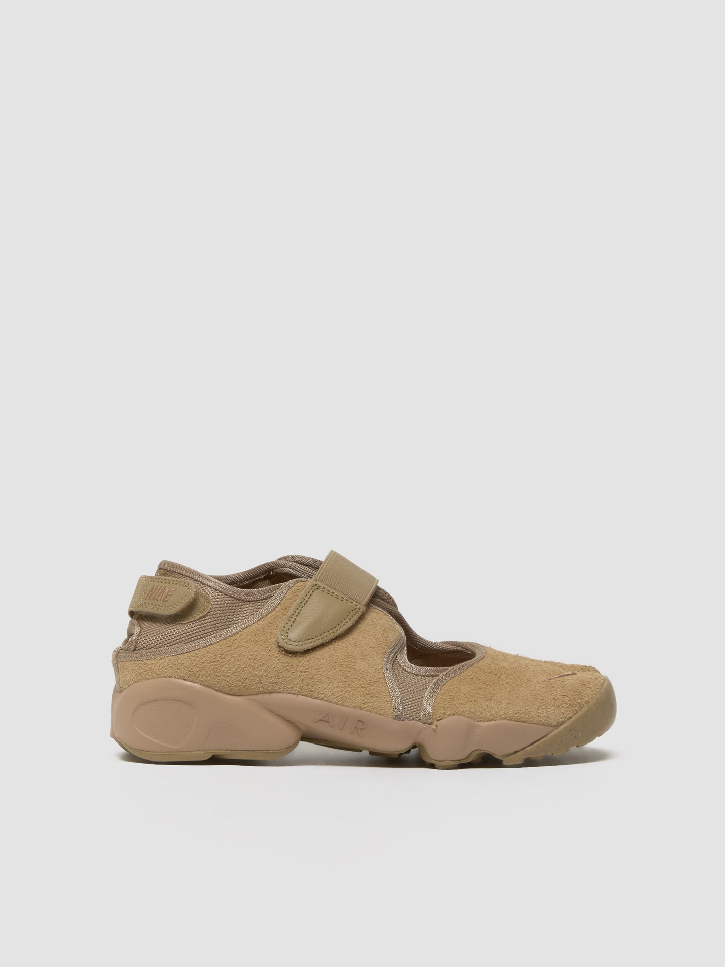 WMNS Air Rift Sneaker in Parachute Beige