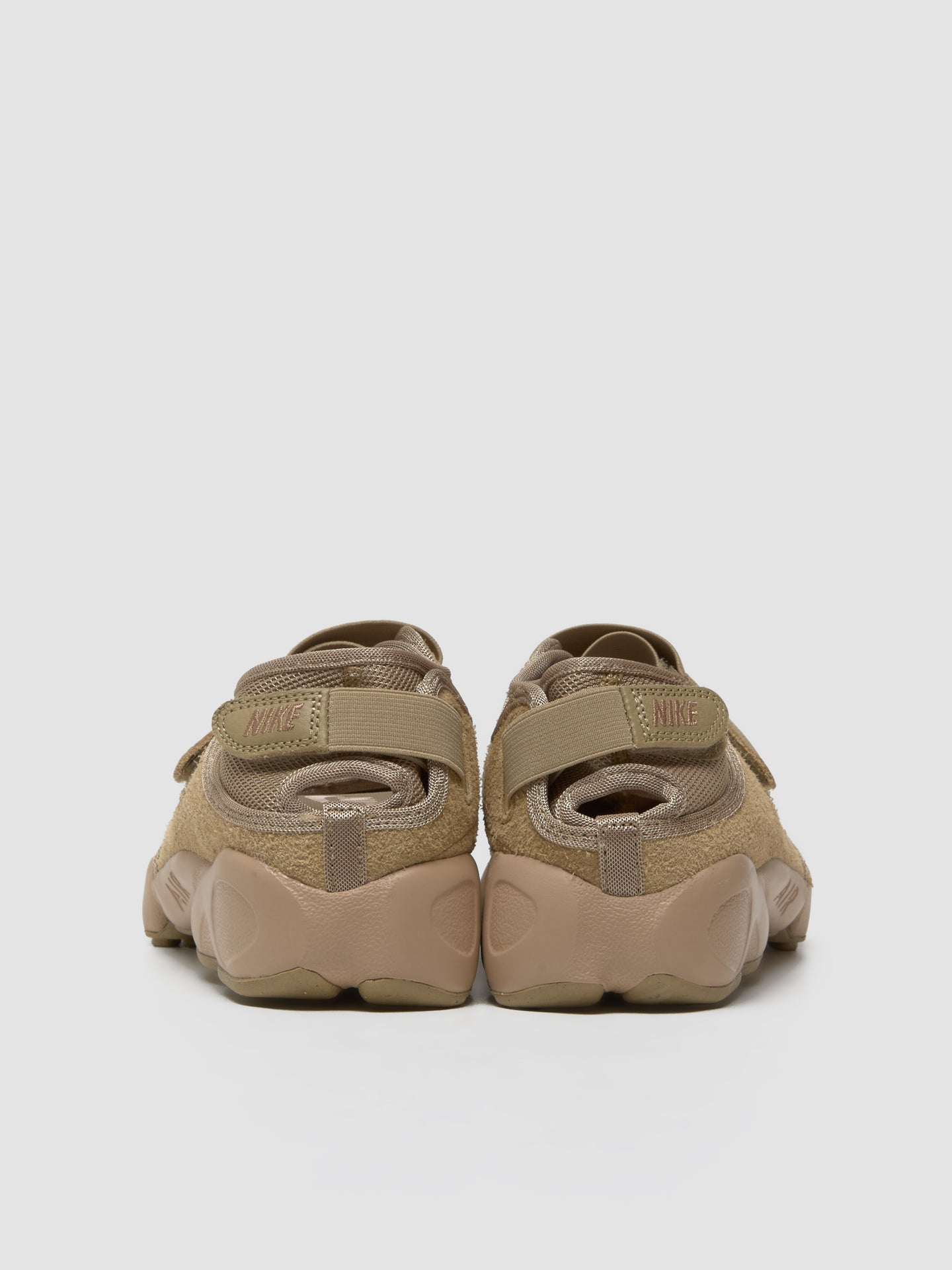 WMNS Air Rift Sneaker in Parachute Beige