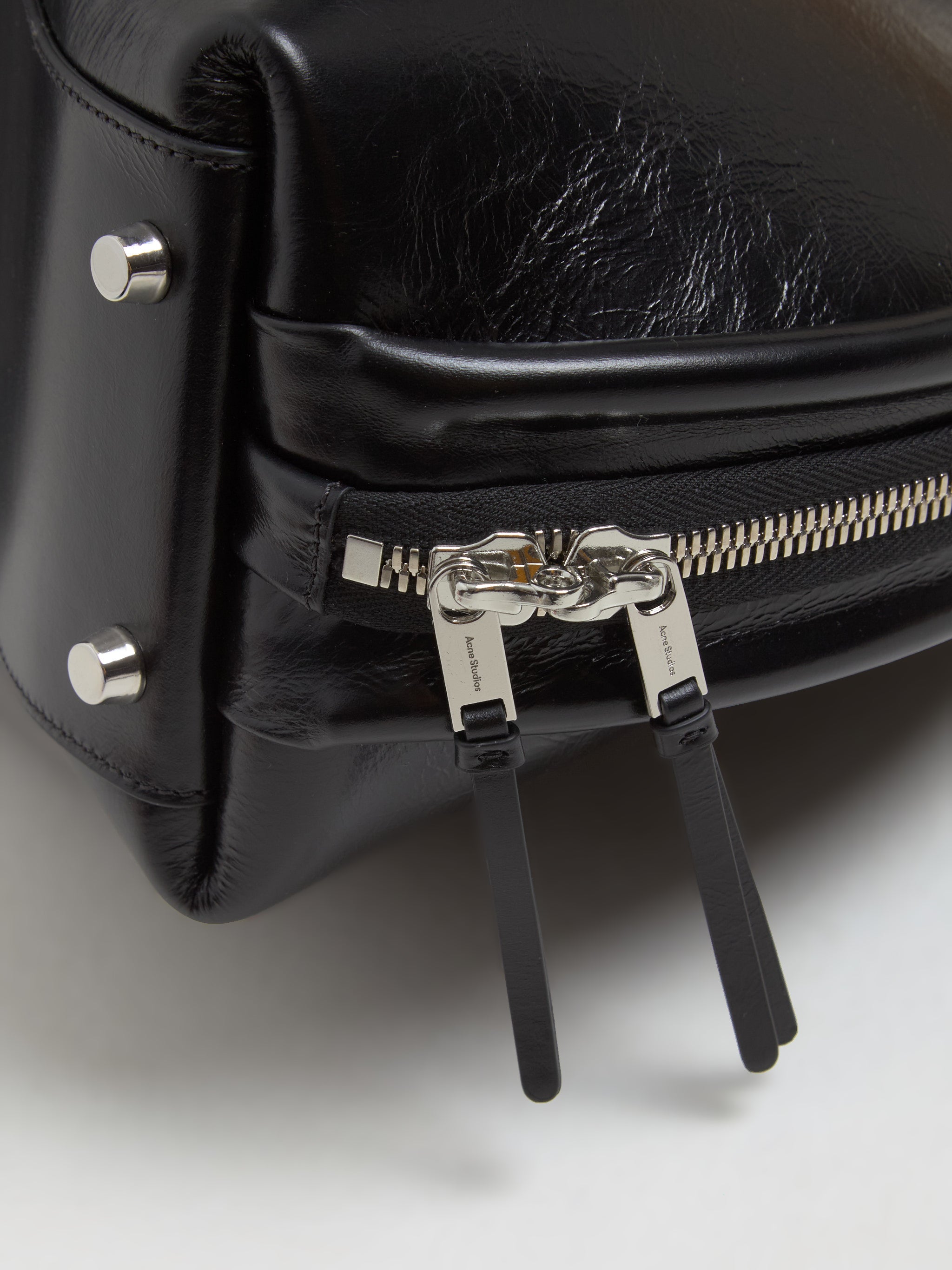 Bowlina Shoulder Bag in Black