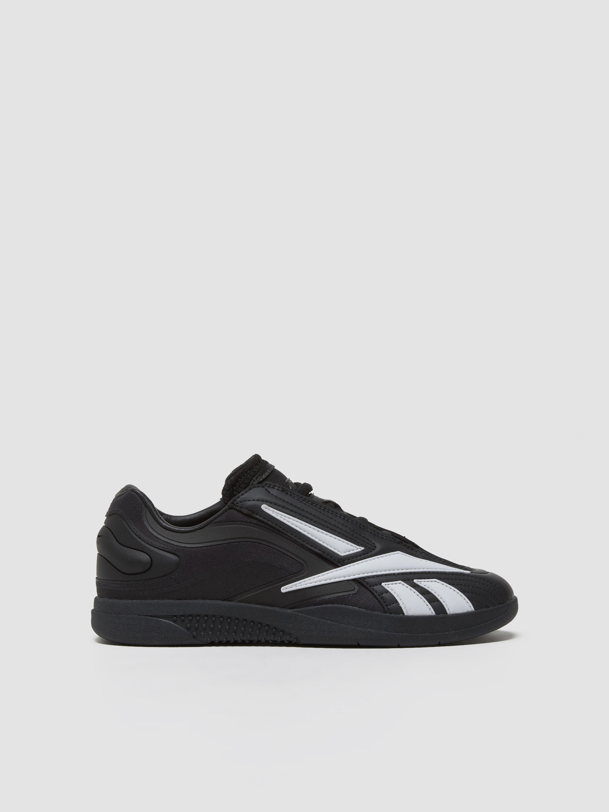 Hammer Pro LTD Sneaker in Black & White