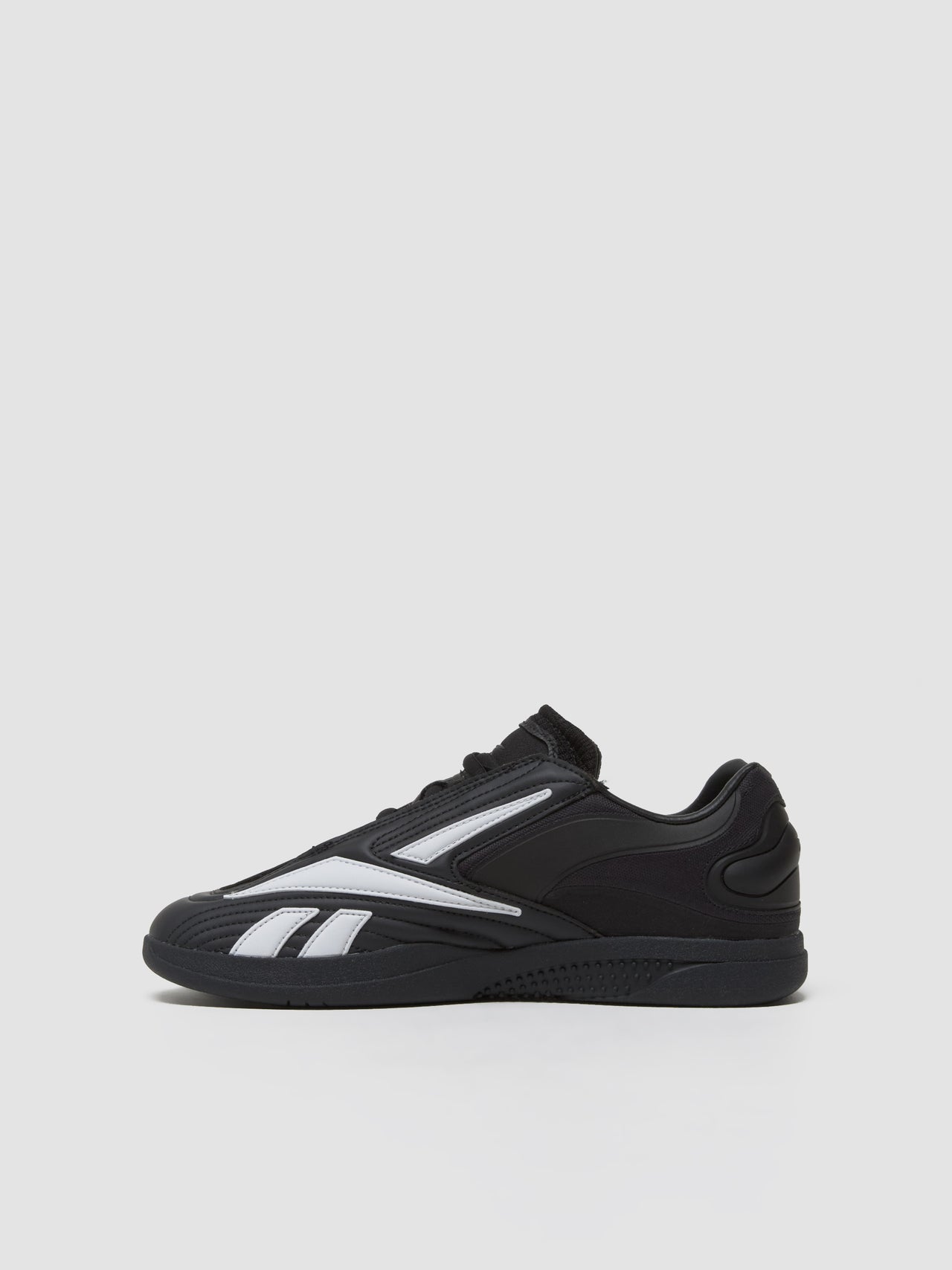 Hammer Pro LTD Sneaker in Black & White