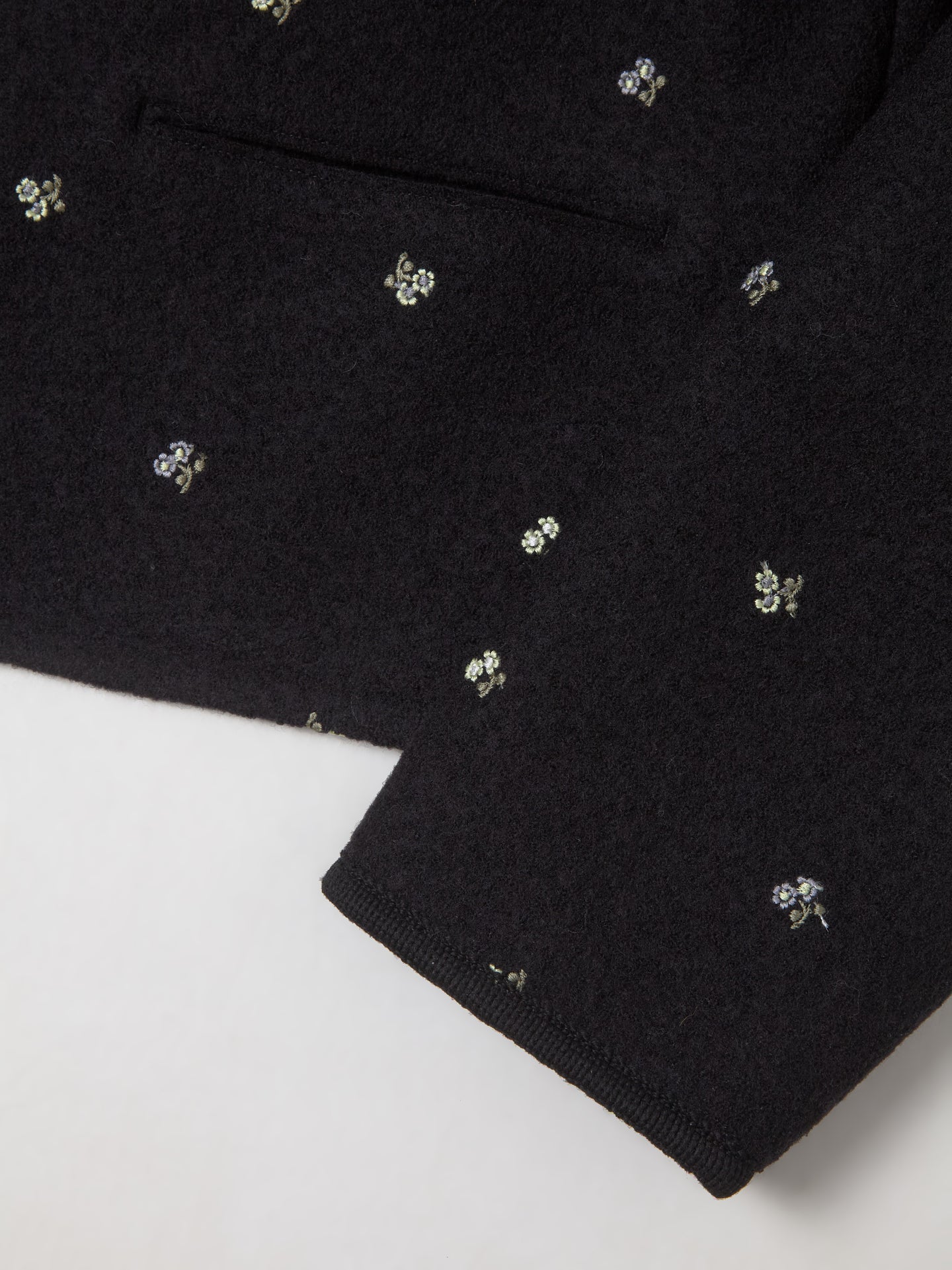 Walker Crop Cardigan in Black Flowers