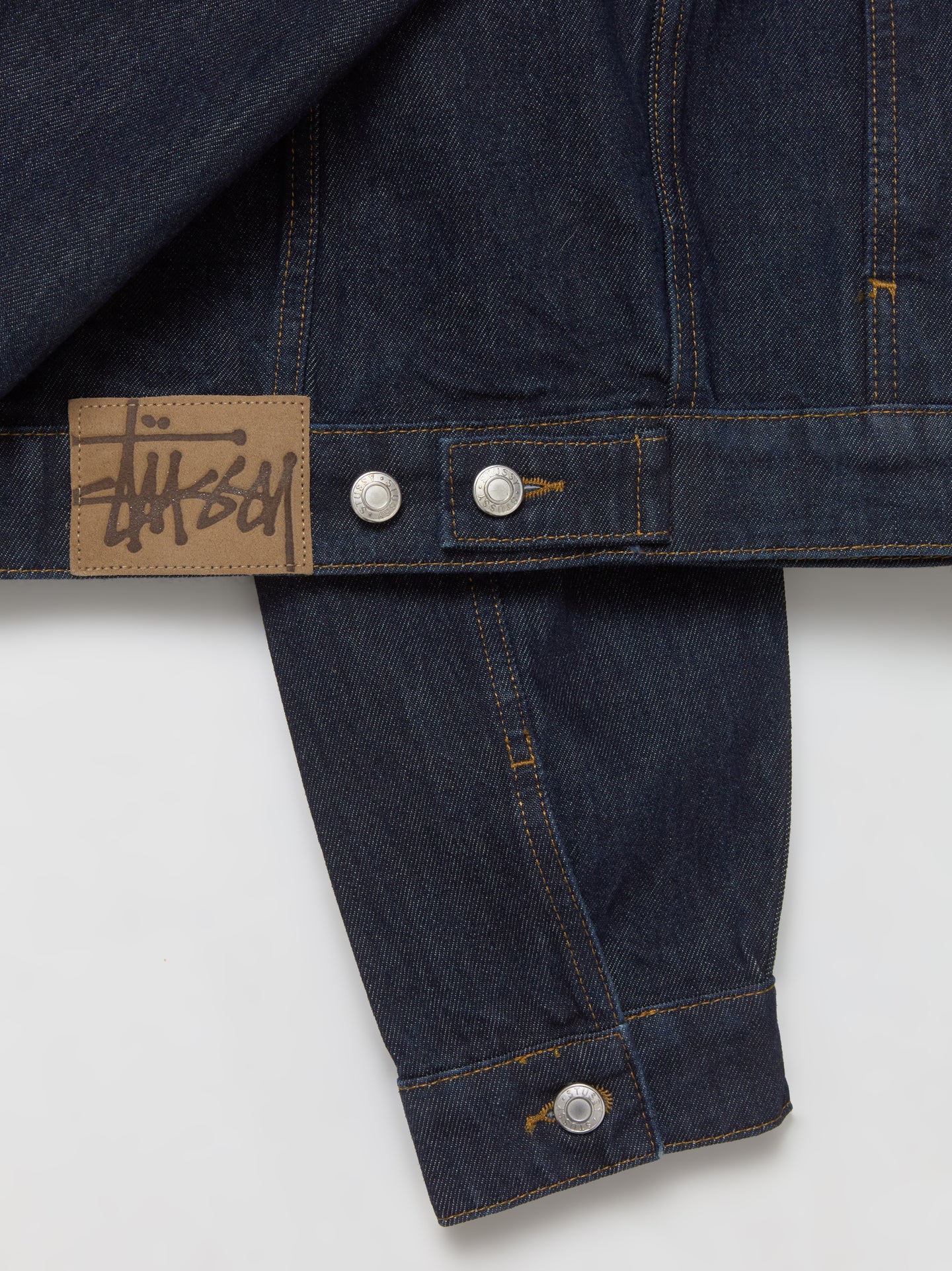 Trucker Denim Jacket in Rinsed Indigo