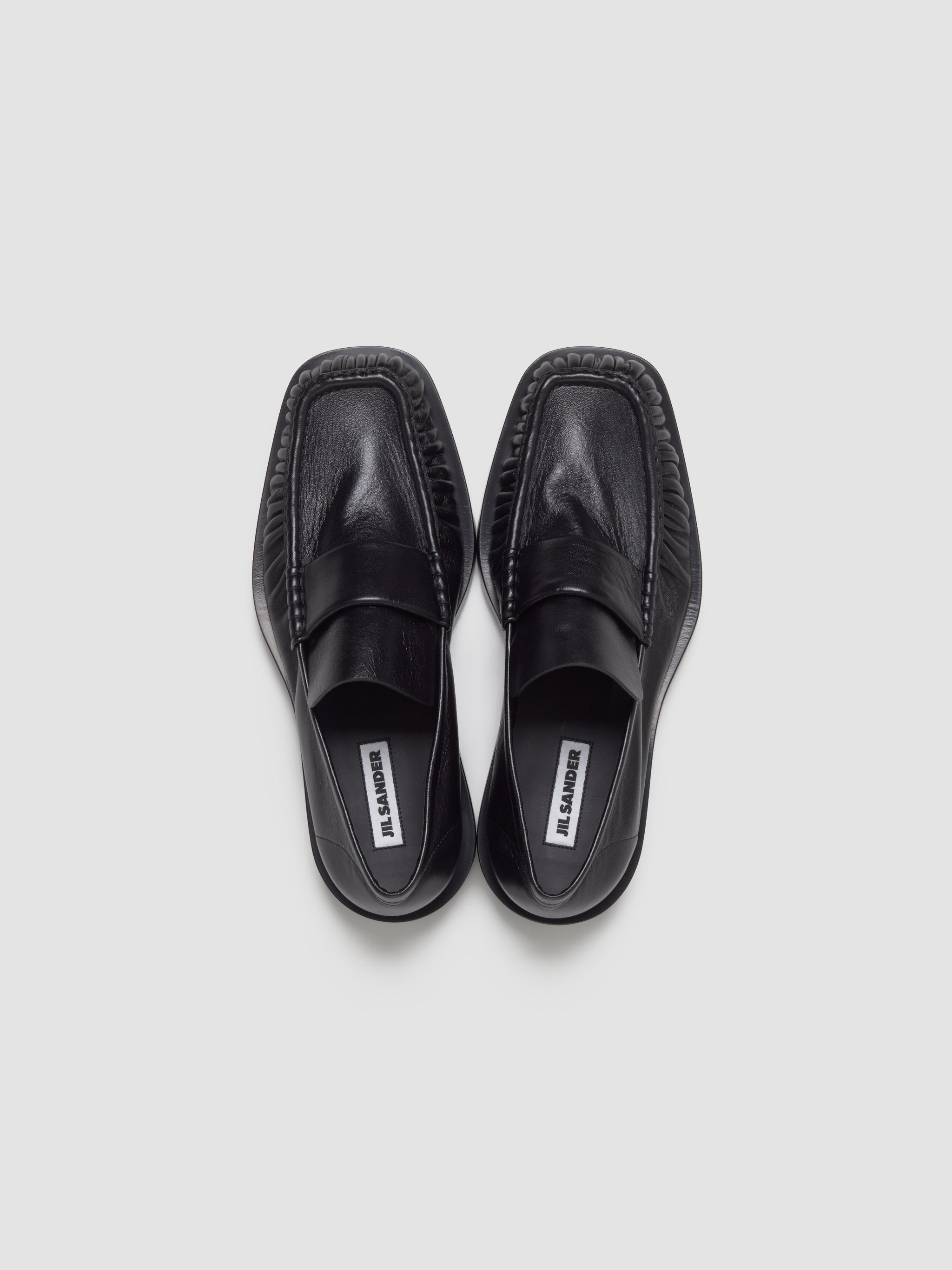 Loafers in Black