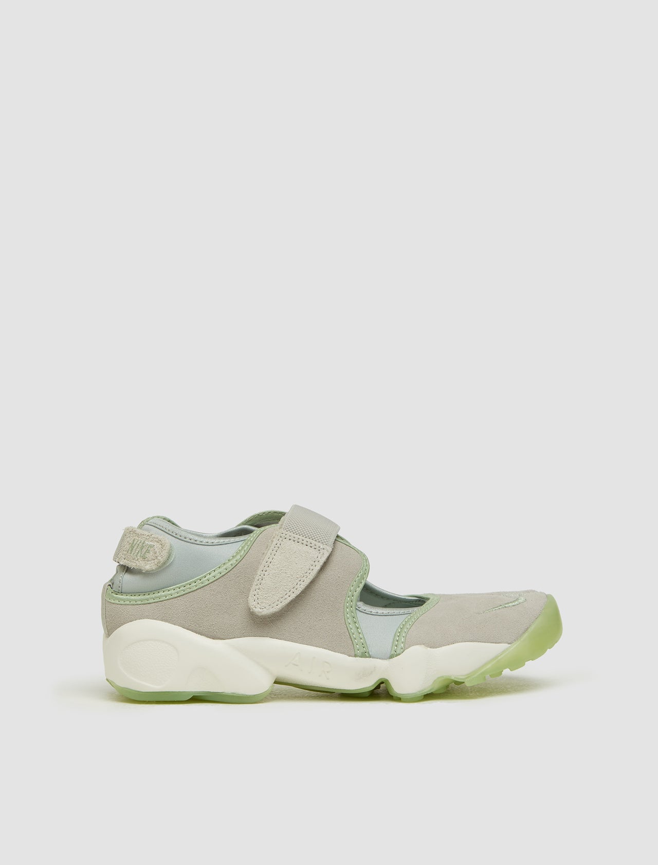 WMNS Air Rift Sneaker in Light Bone & Honey Dew