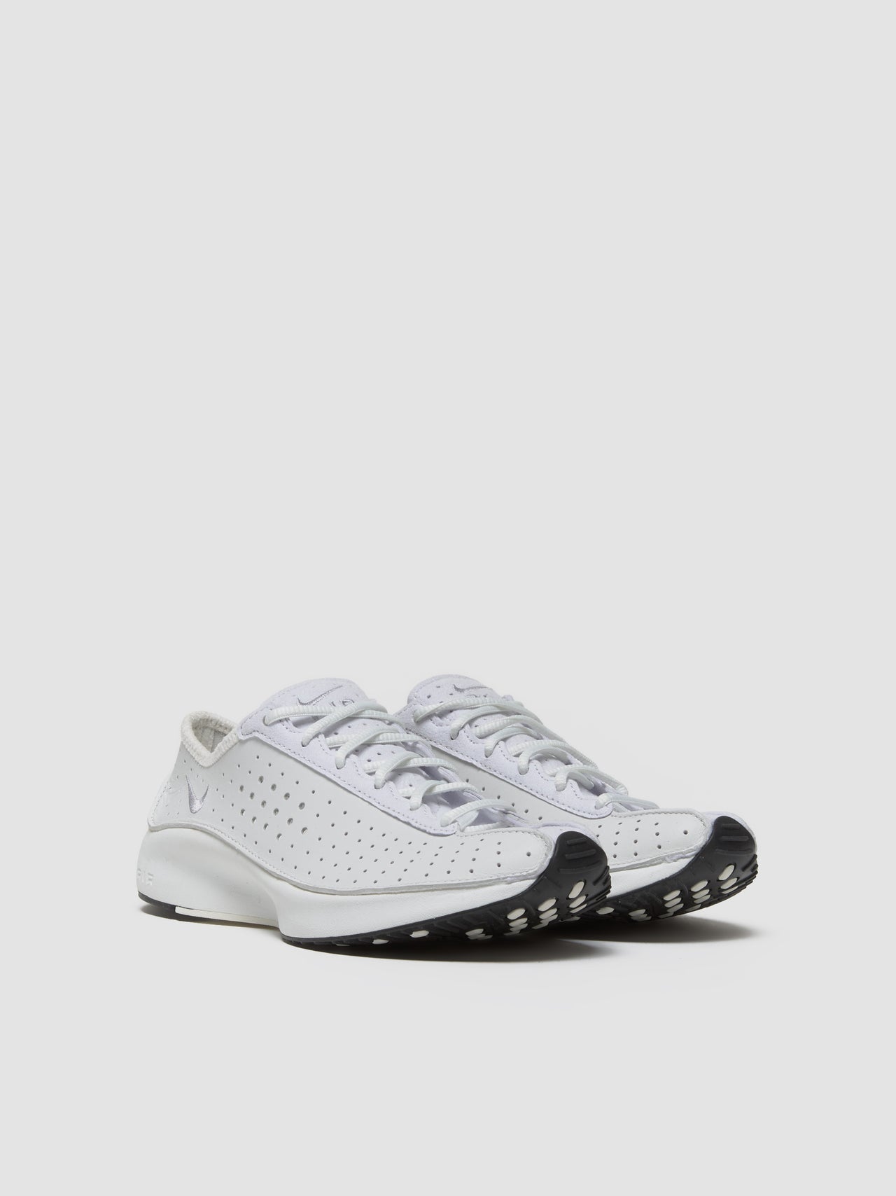 WMNS Air Superfly Sneaker in Summit White & Metallic Silver