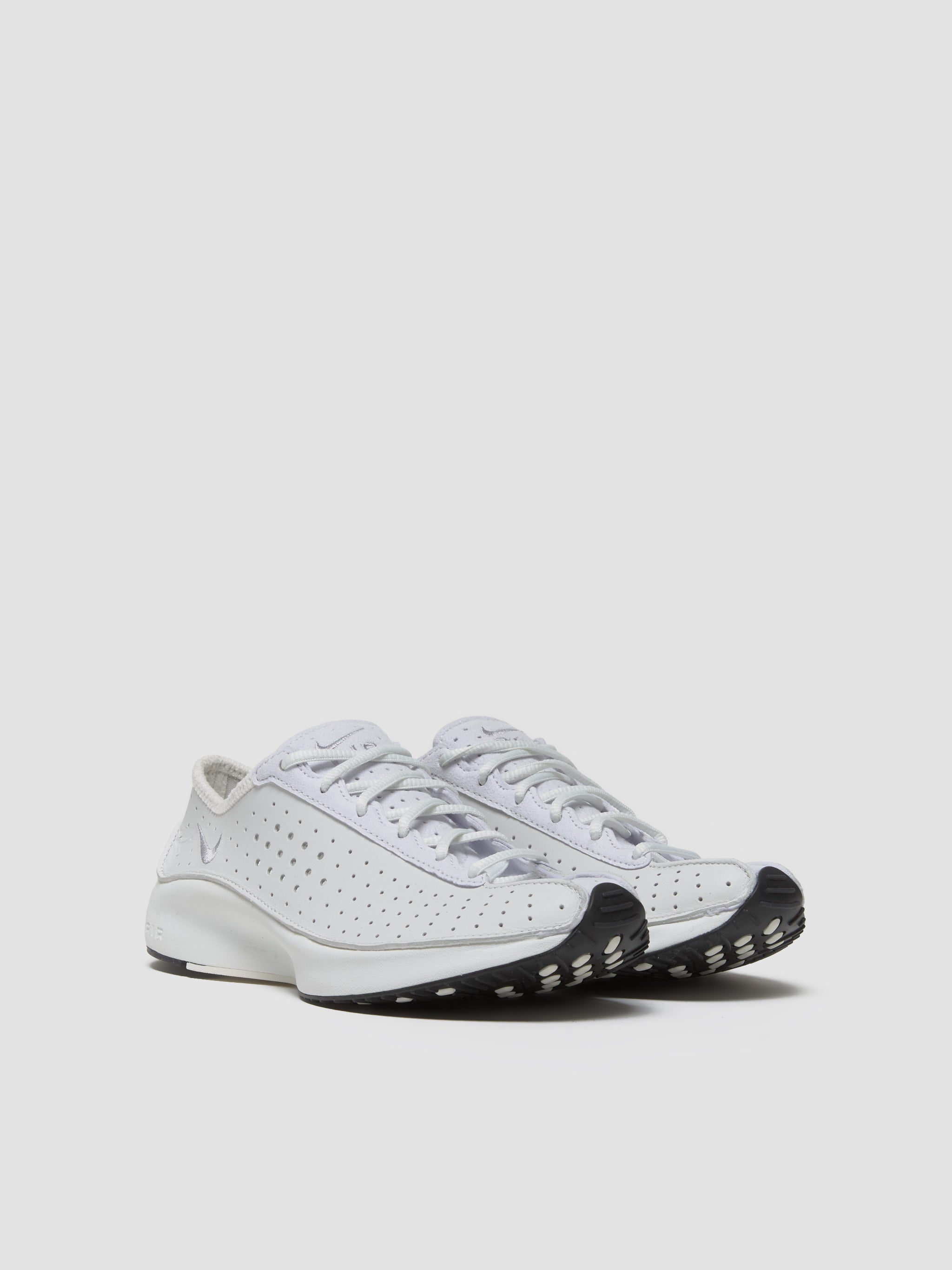 WMNS Air Superfly Sneaker in Summit White & Metallic Silver
