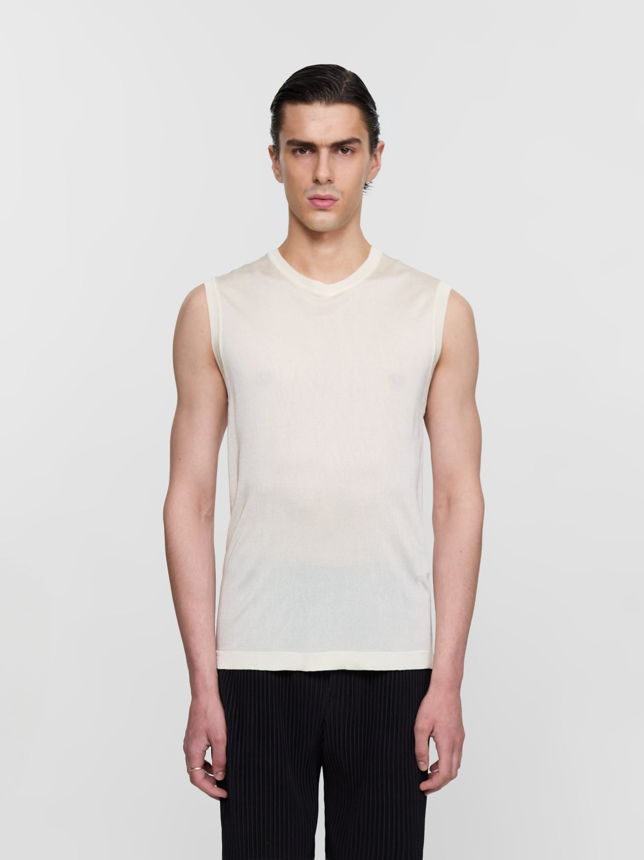 Classic Sleeveless T-Shirt in Off-White