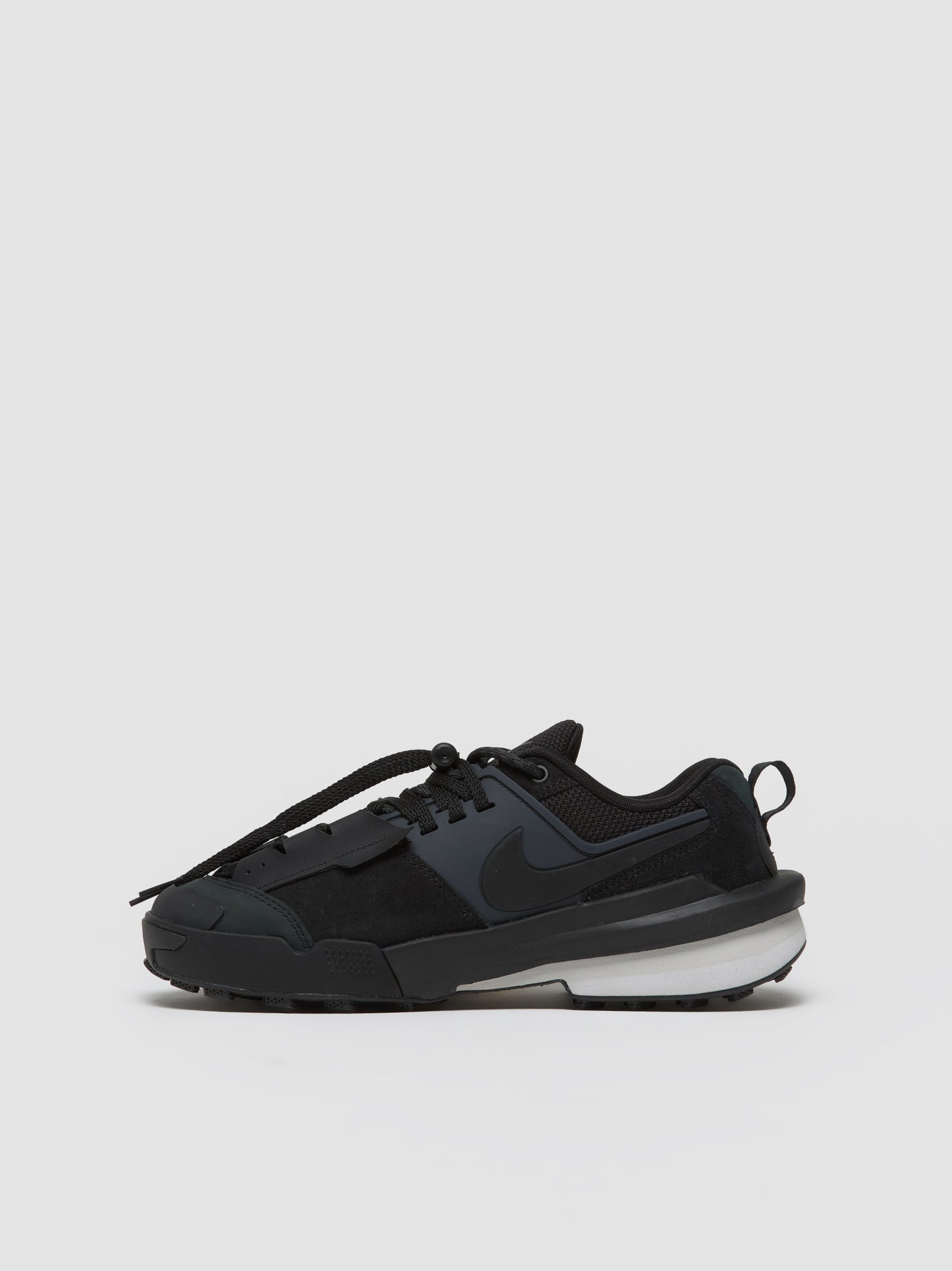 x Sacai Zegamadome Sneaker in Black